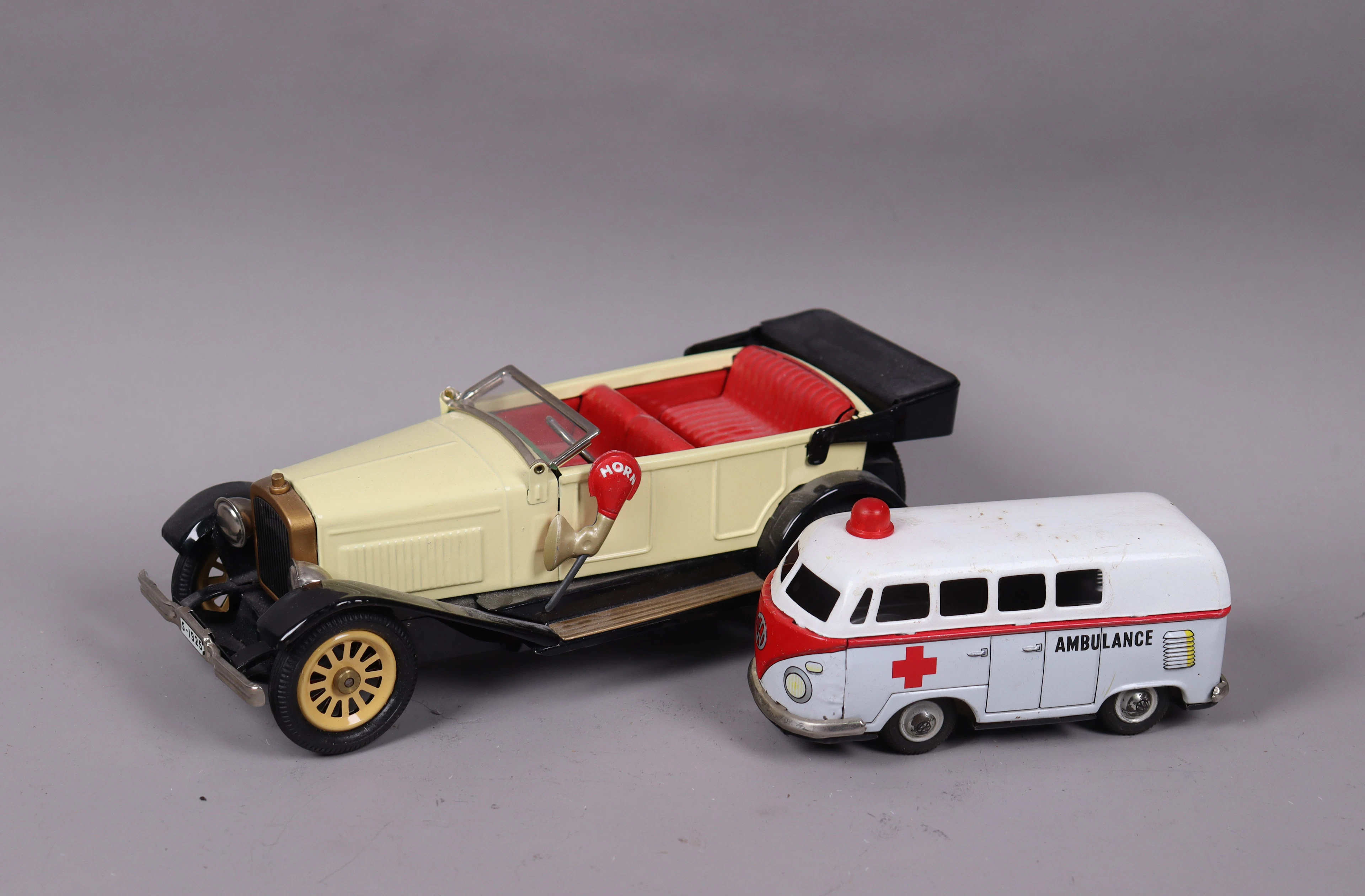 SSS, Japan, Rambling Roadster samt Okyasu, Volkswagen T1 Ambulance