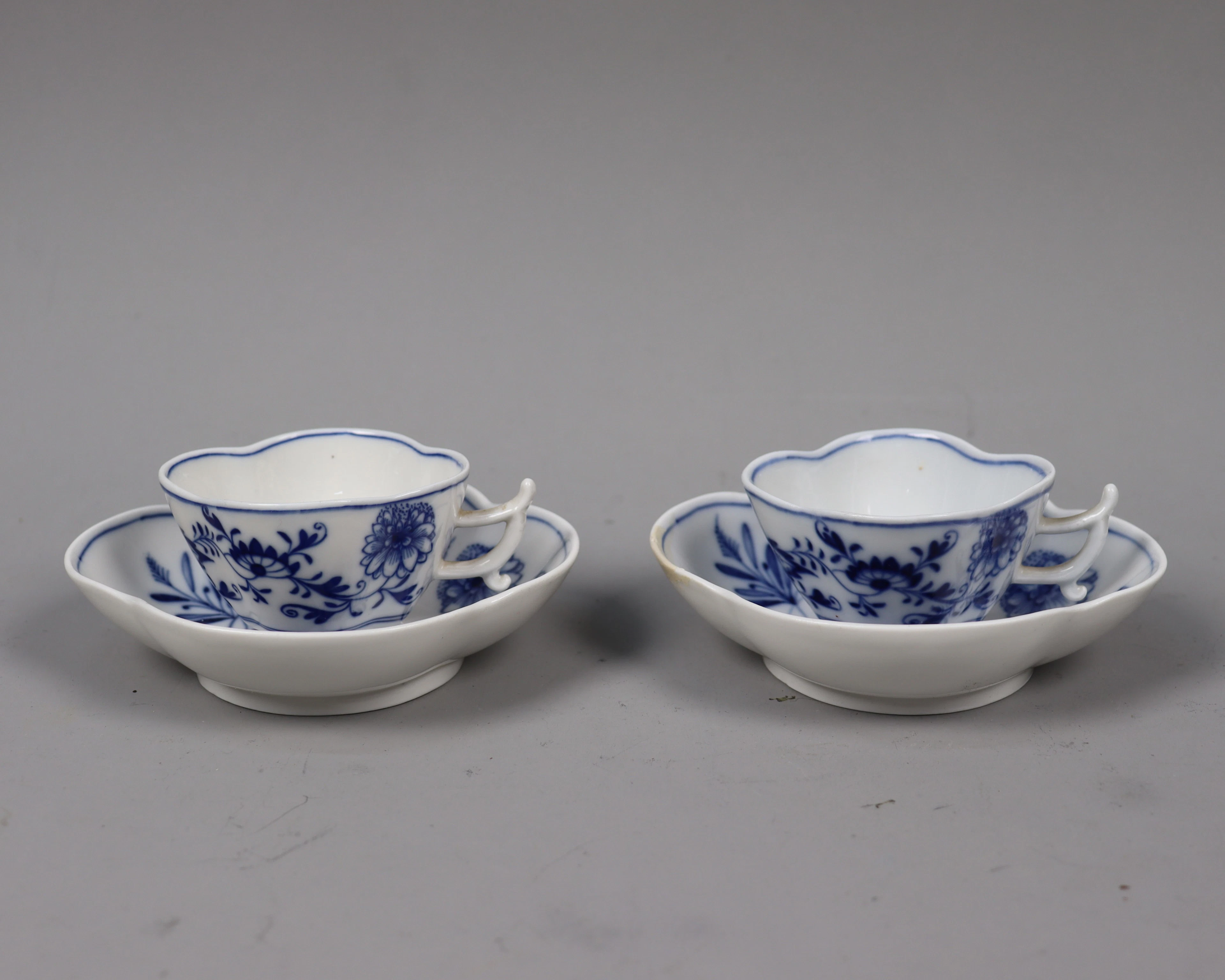 Meissen, Tyskland, kaffe/mockakoppar med blått lökmönster, 1 par