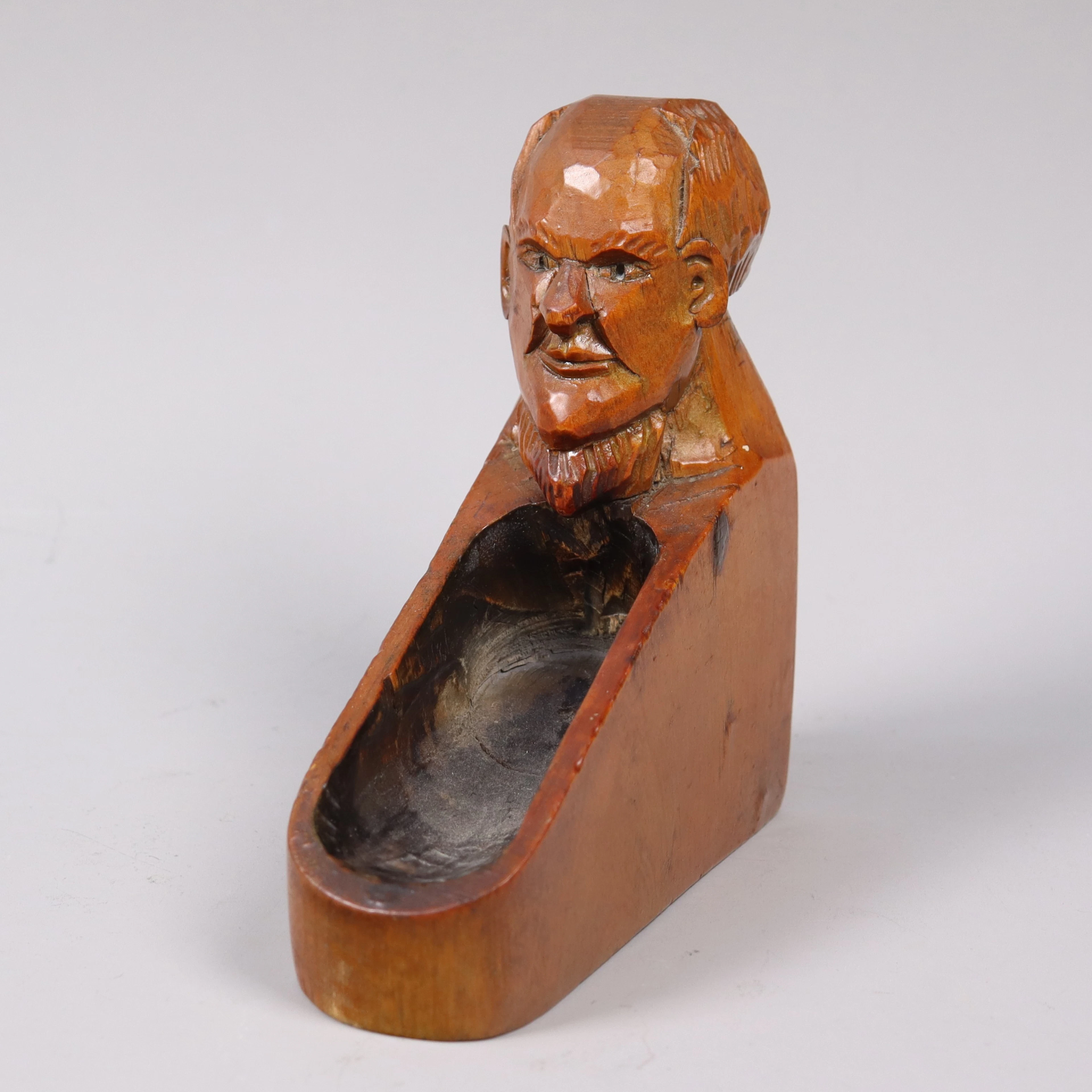 Kjell Hallonsten (1883–1963), Trelleborg, snidad trägubbe, pipställ