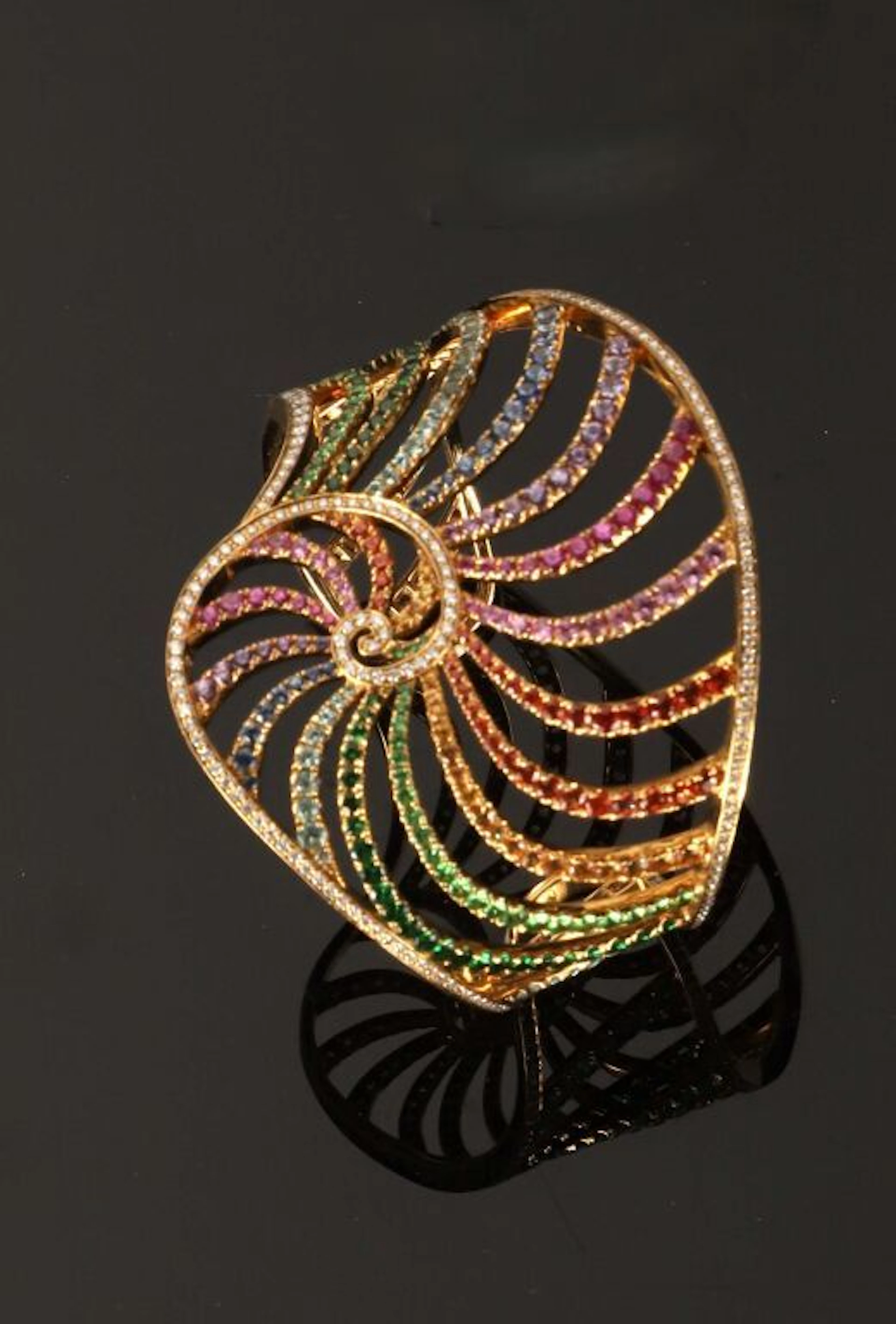 * ALEXANDRA ROSIER. Rigid openwork cuff bracelet... - Lot 3 - Kâ-Mondo