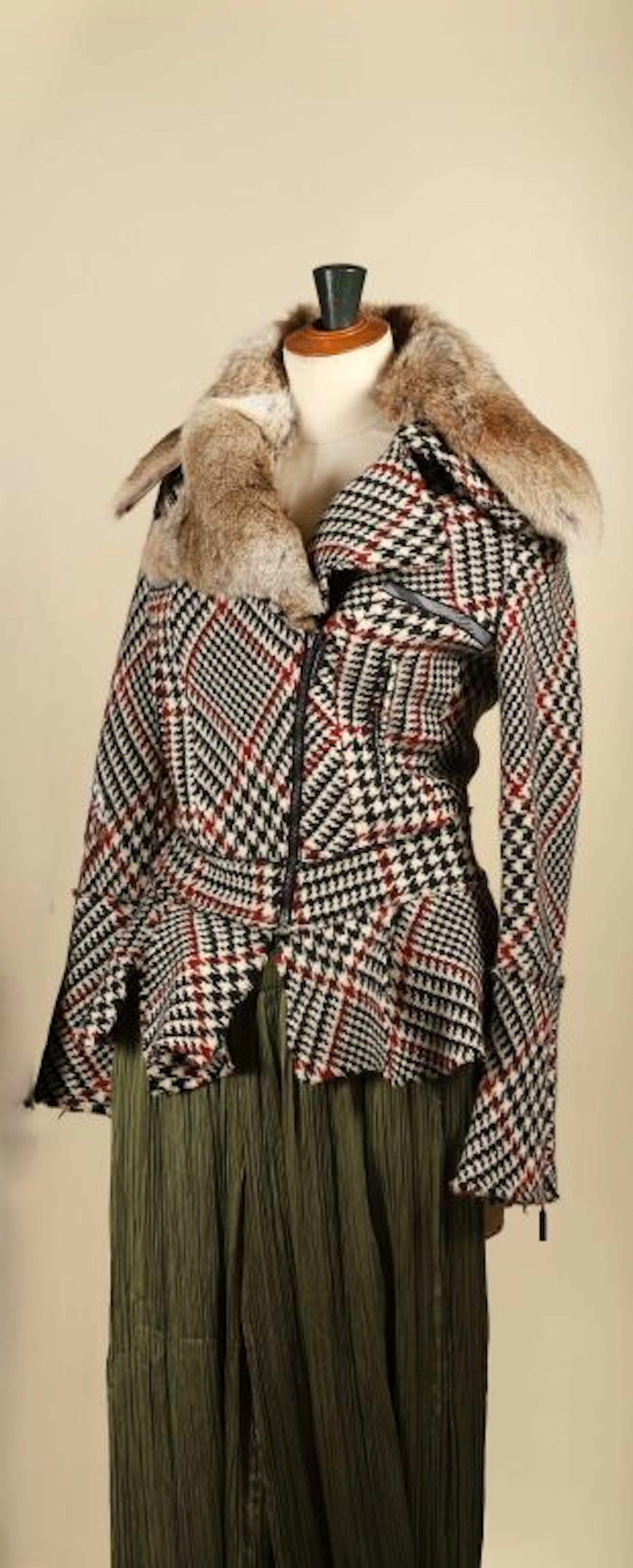 ROBERTO CAVALLI. Virgin wool houndstooth... - Lot 261 - Kâ-Mondo