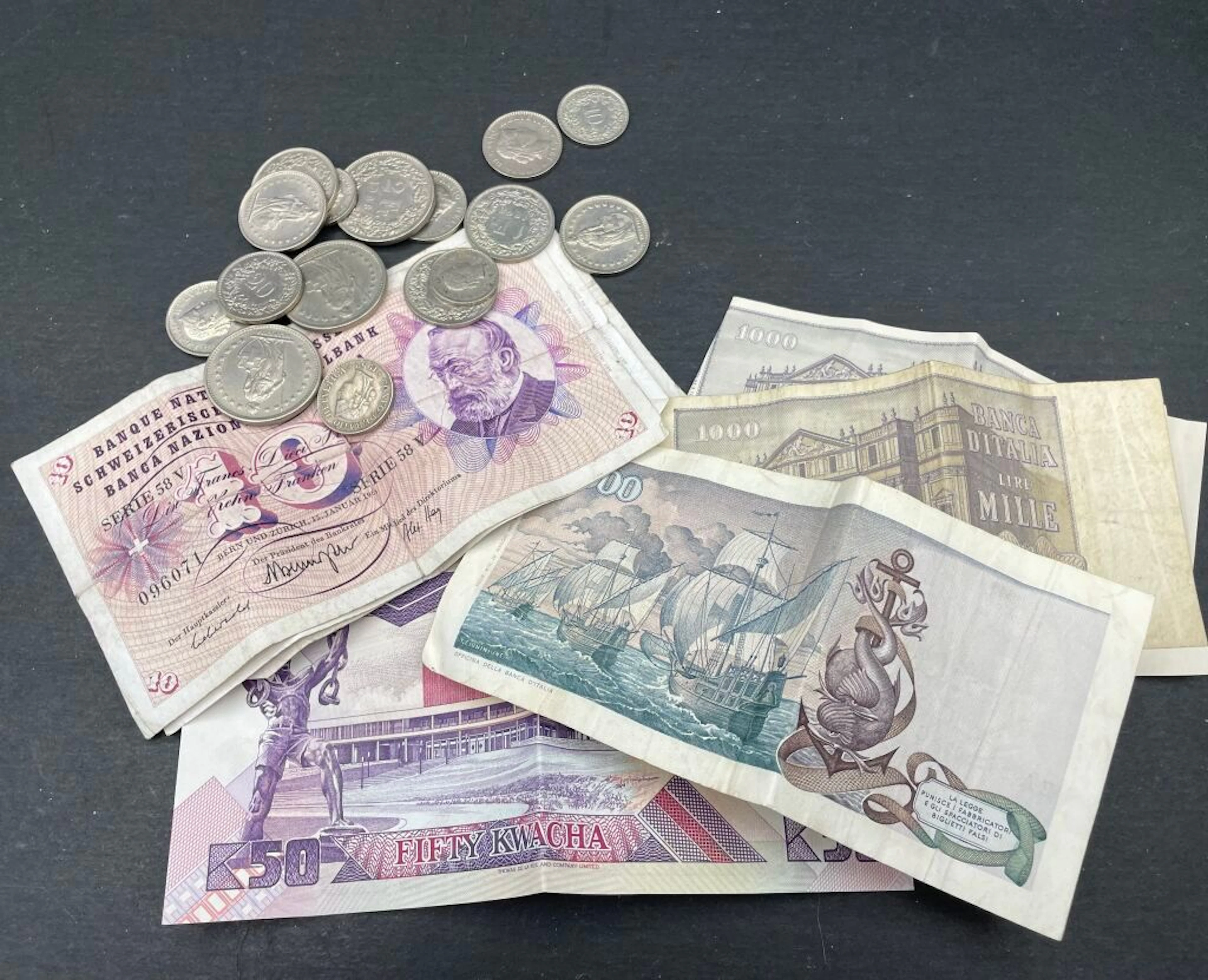 Batch of coins and banknotes from Italy,... - Lot 25 - Kâ-Mondo