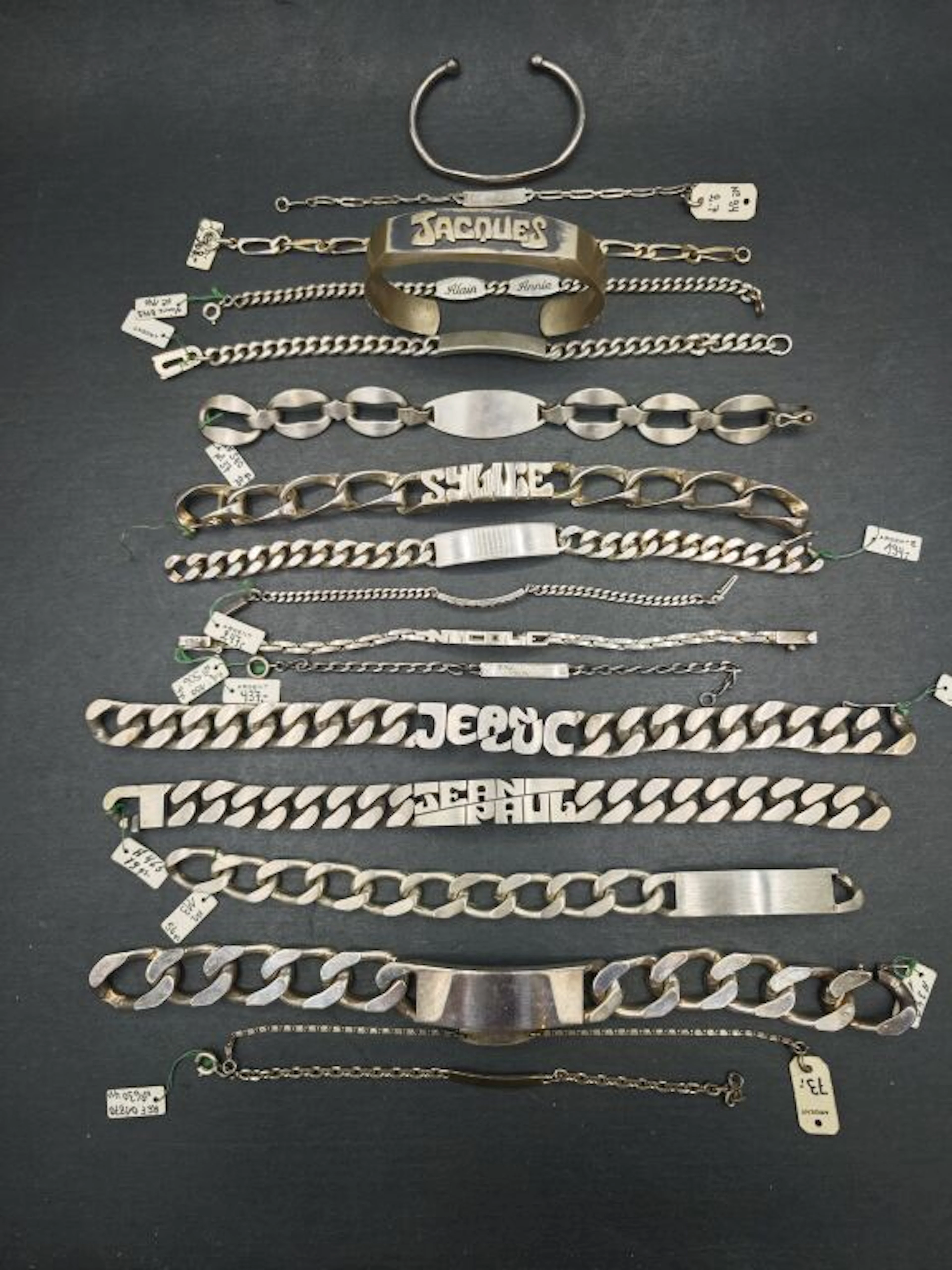 Strong lot of 16 silver 800‰ gourmette-type... - Lot 218 - Kâ-Mondo