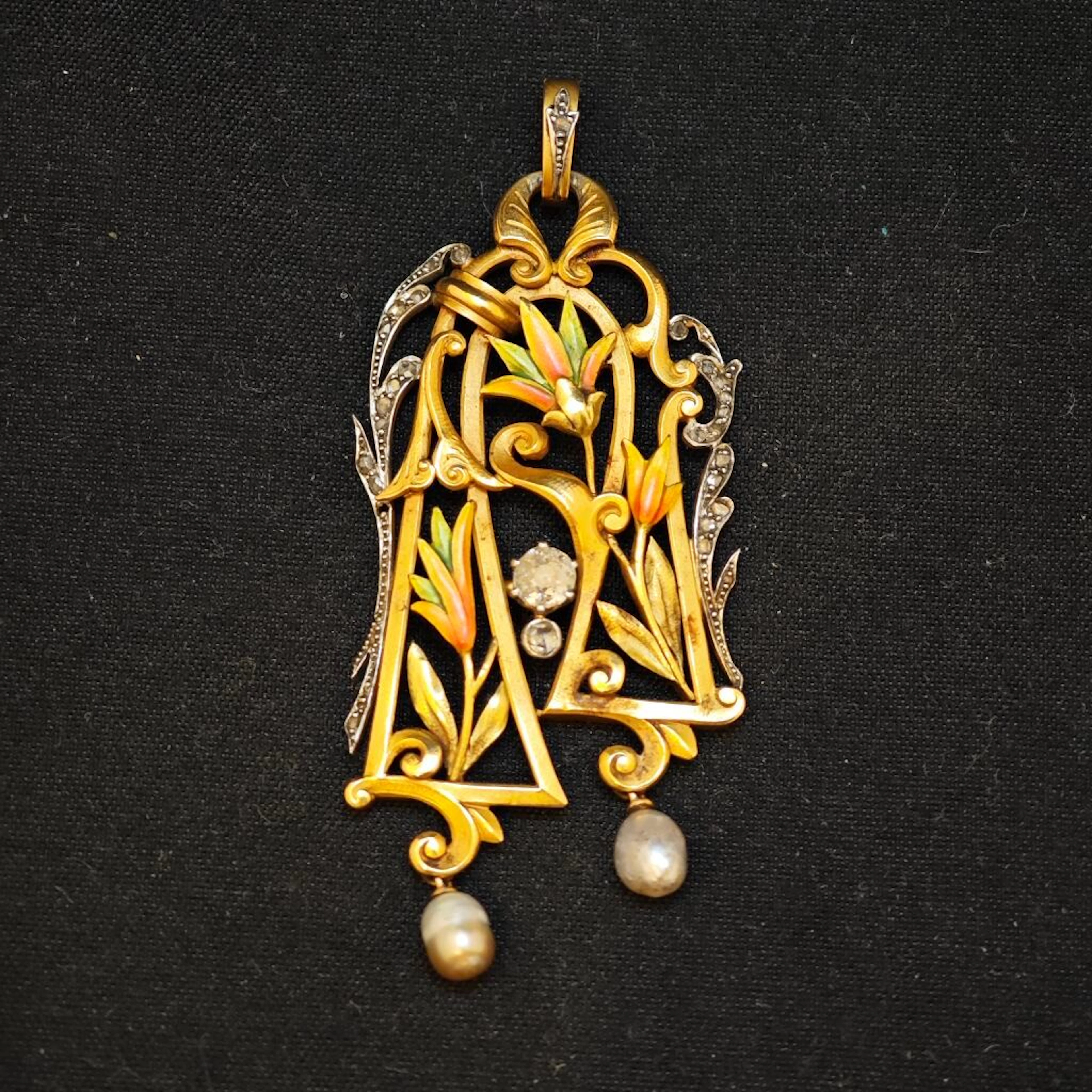 Art Nouveau period pendant in yellow gold 750‰ and platinum - Lot 95