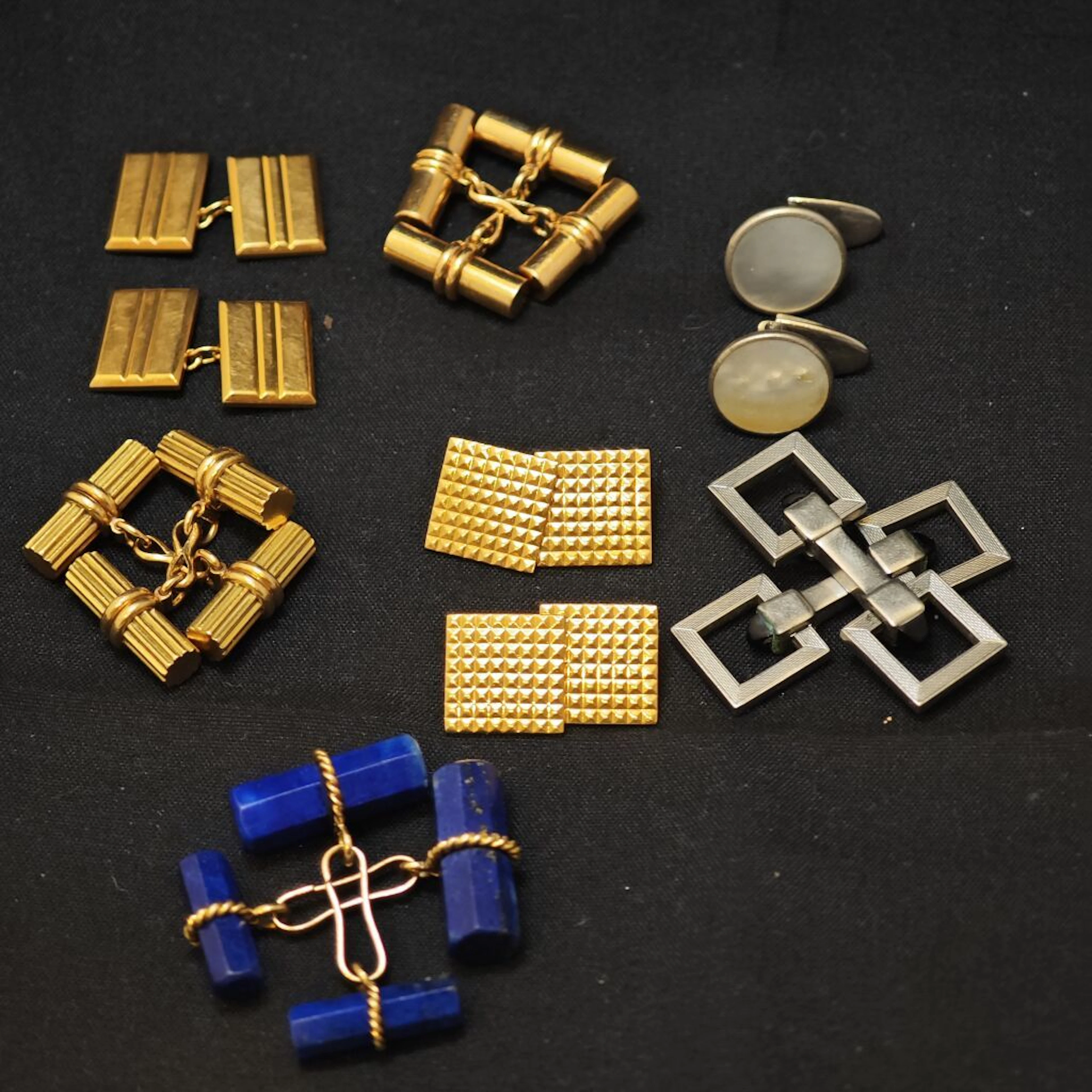 Lot of four pairs of cufflinks in yellow gold 750‰,. - Lot 114
