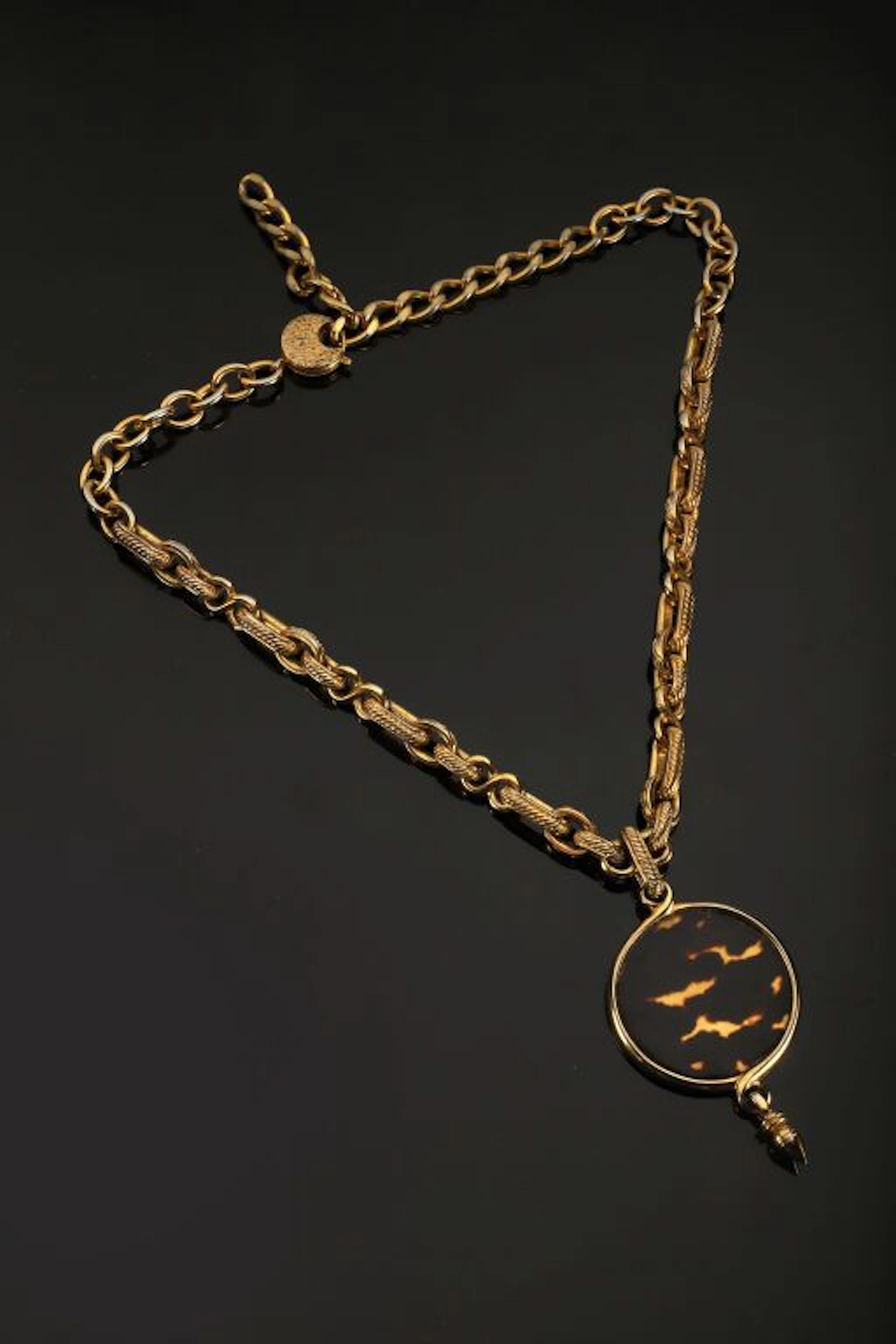 YVES SAINT-LAURENT. - Lot 141
