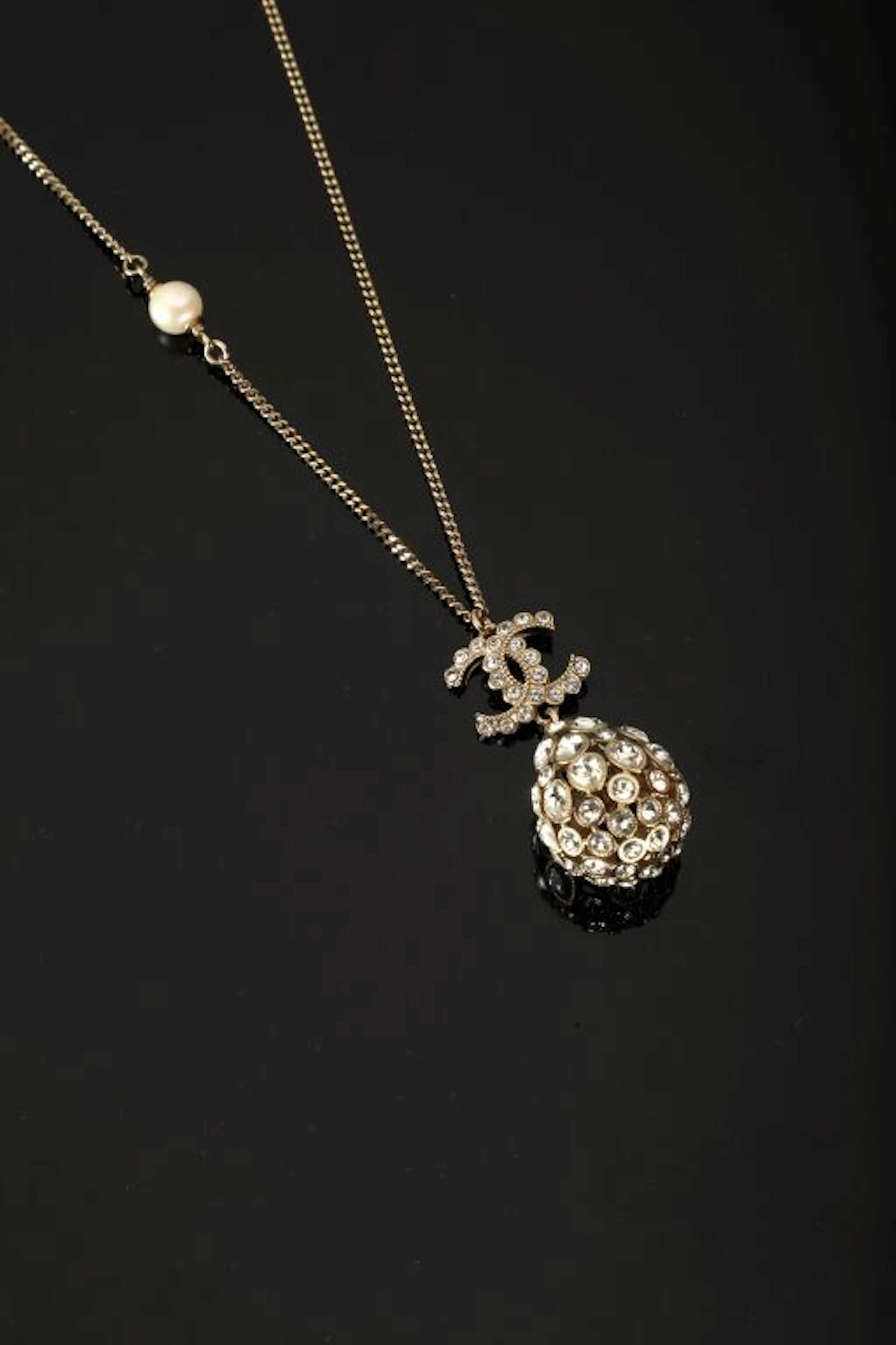 CHANEL. - Lot 143