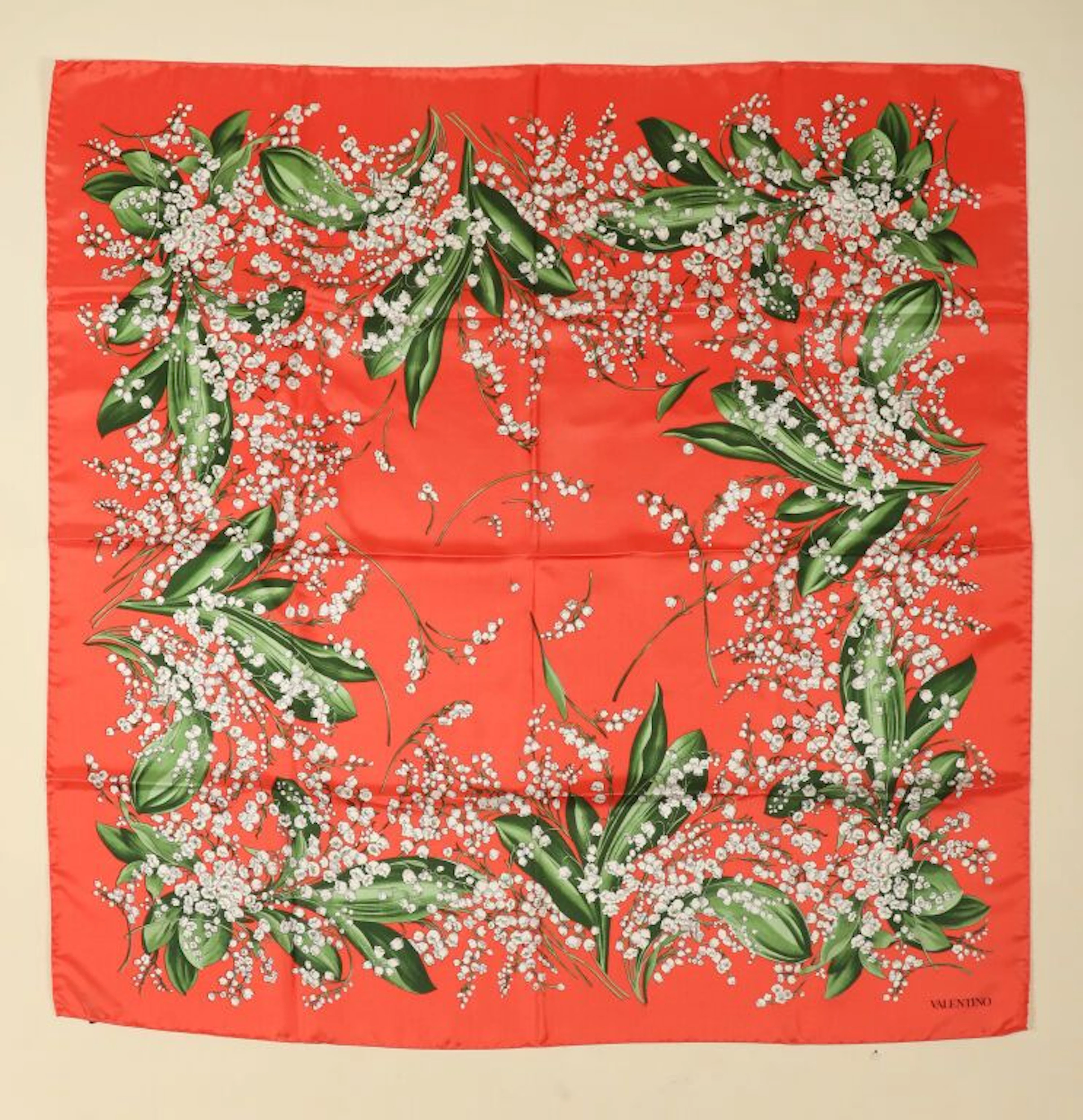 VALENTINO. - Lot 211