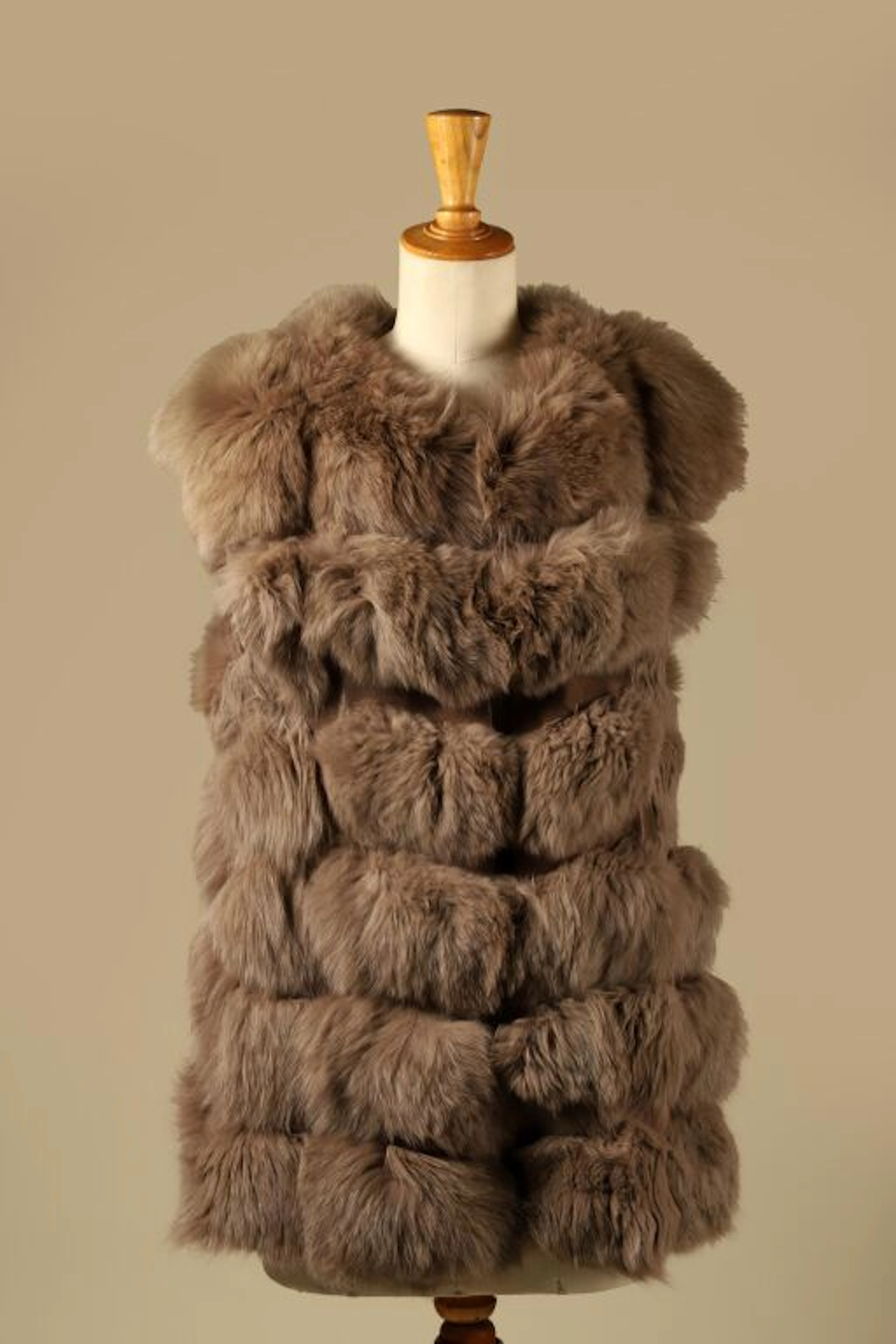 LATIFA. - Lot 236
