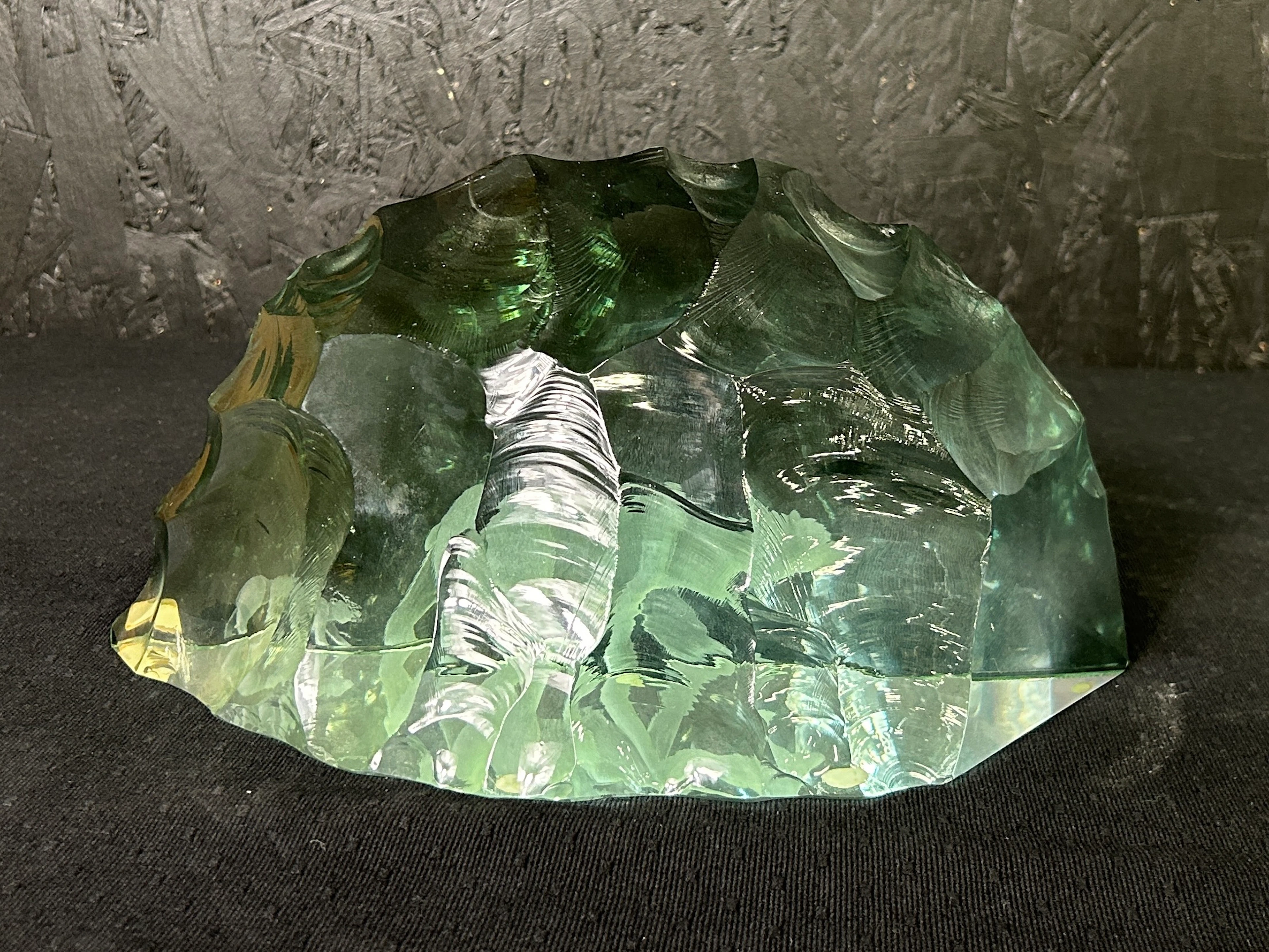 Glasskulptur "Isberg", signerad & numrerad Vicke Lindstrand