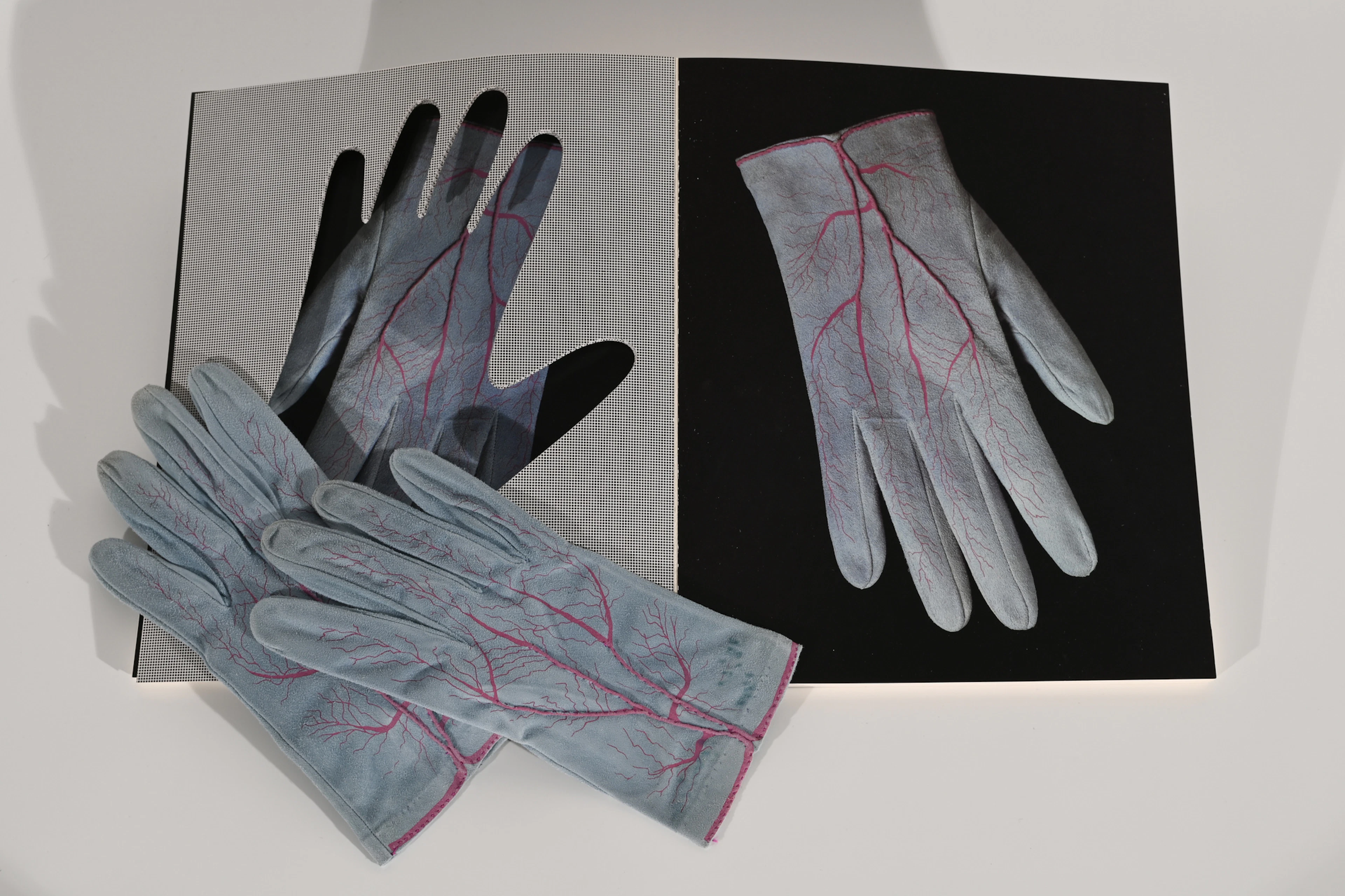 Glove (for Parkett 4), 1985 Meret Oppenheim, 1913-1985 (CH)