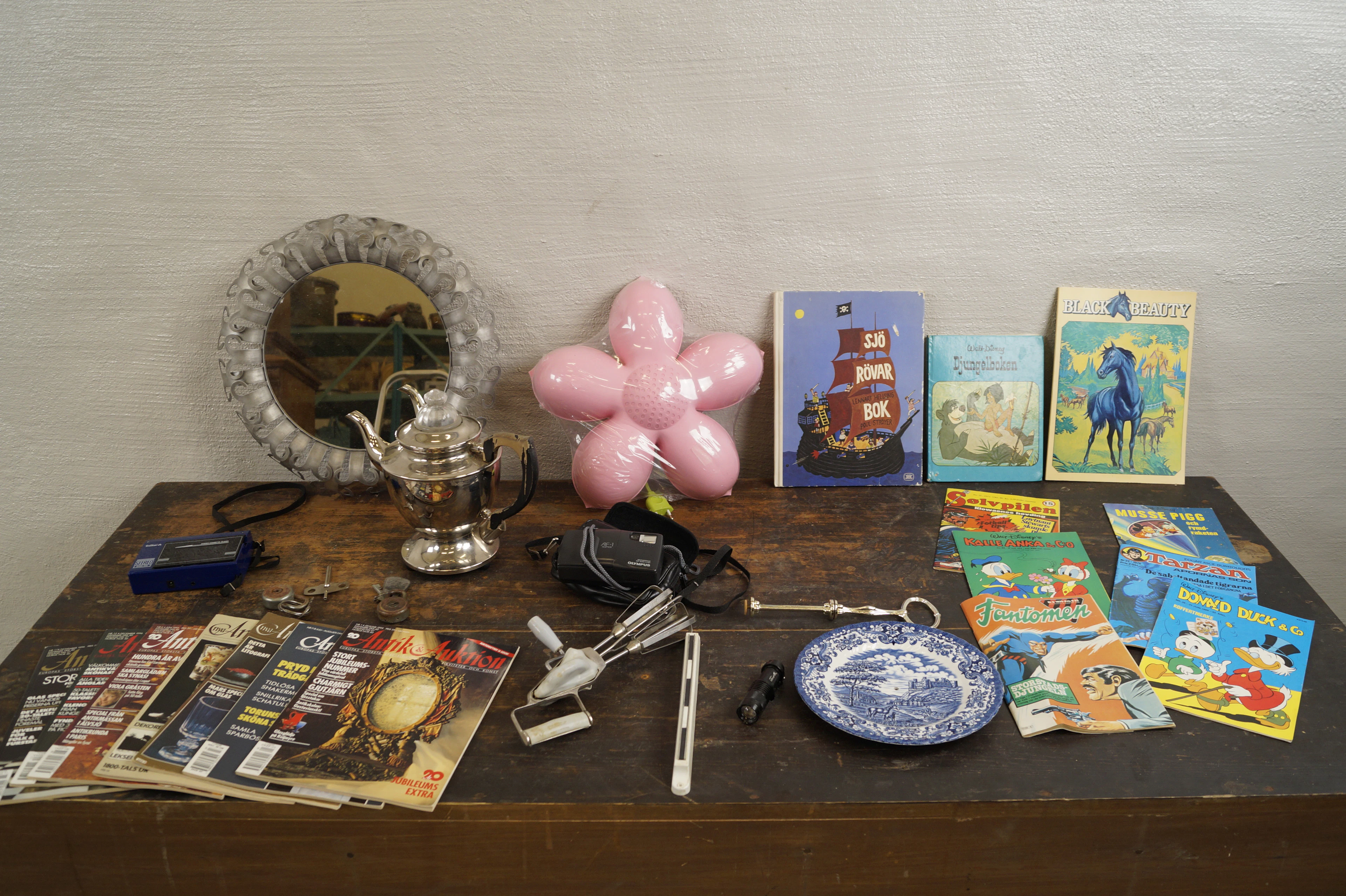 Tidningar Antik & Auktion kaffekanna m.m. B376