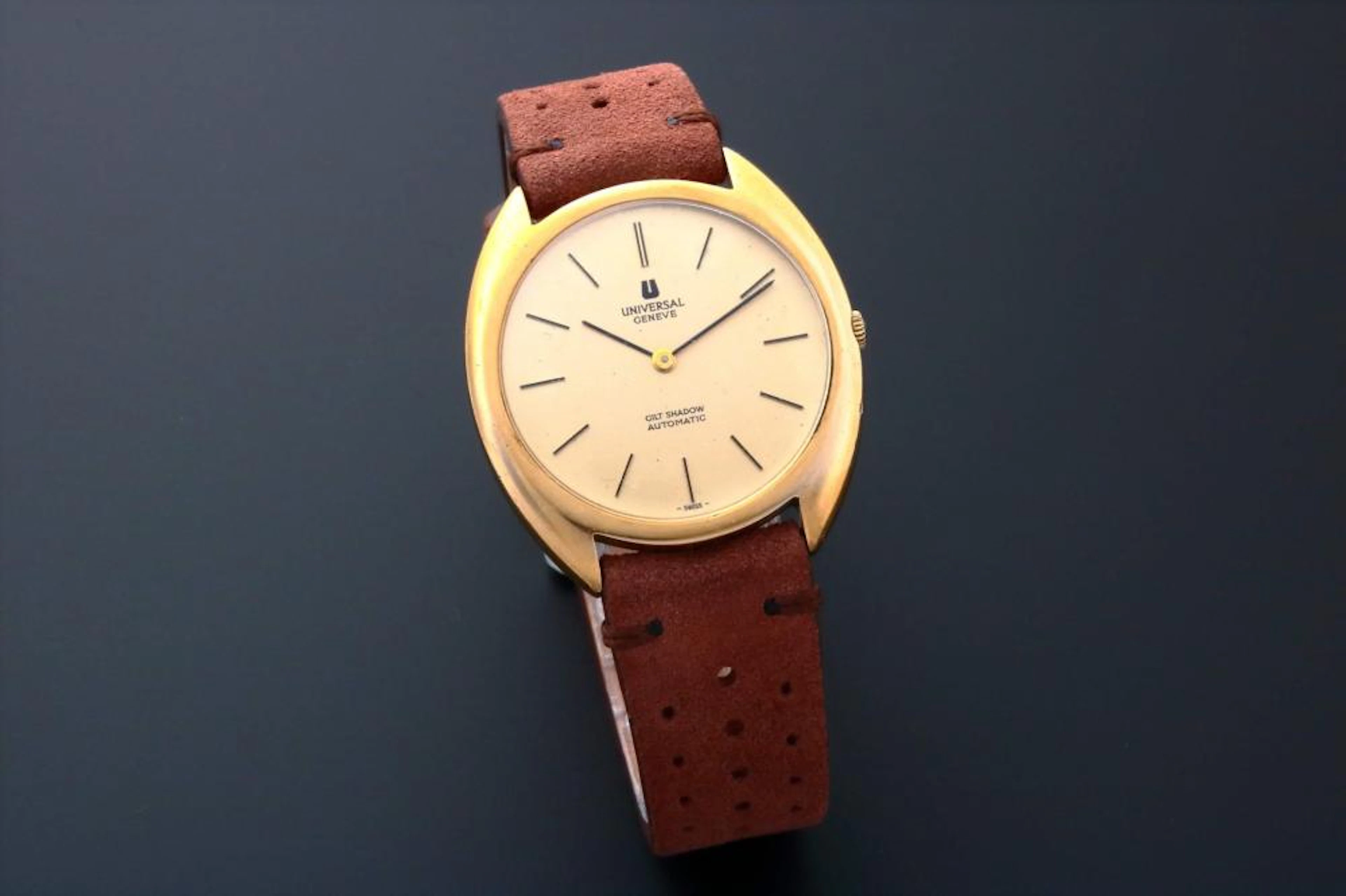 Vintage Universal Geneve Gilt Shadow Automatic Watch 566101