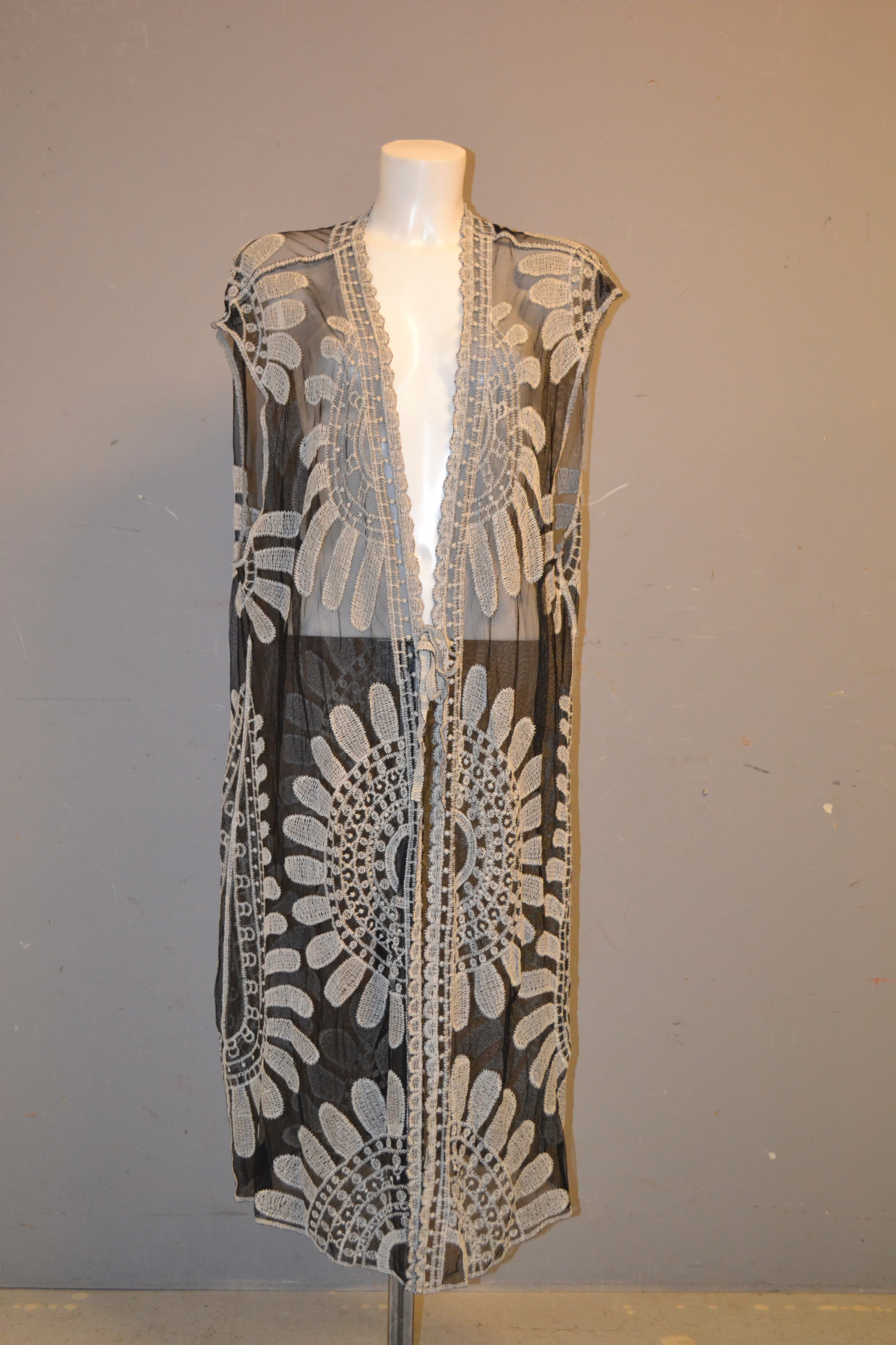 Blommig beach kimono. One Size, Milk Shake.