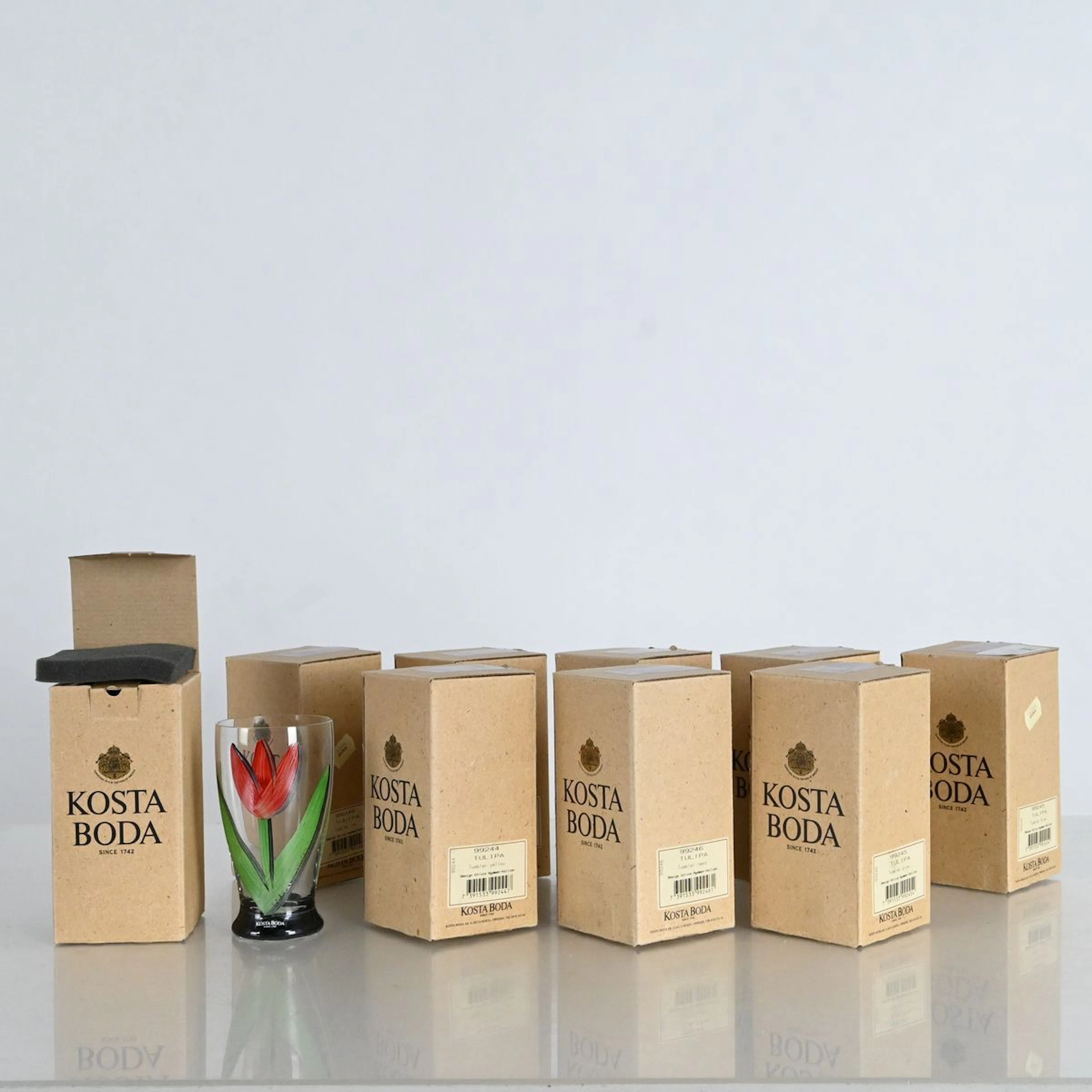 Ulrica Hydman Vallien, Dricksglas 9 st, Tulipa, Kosta Boda
