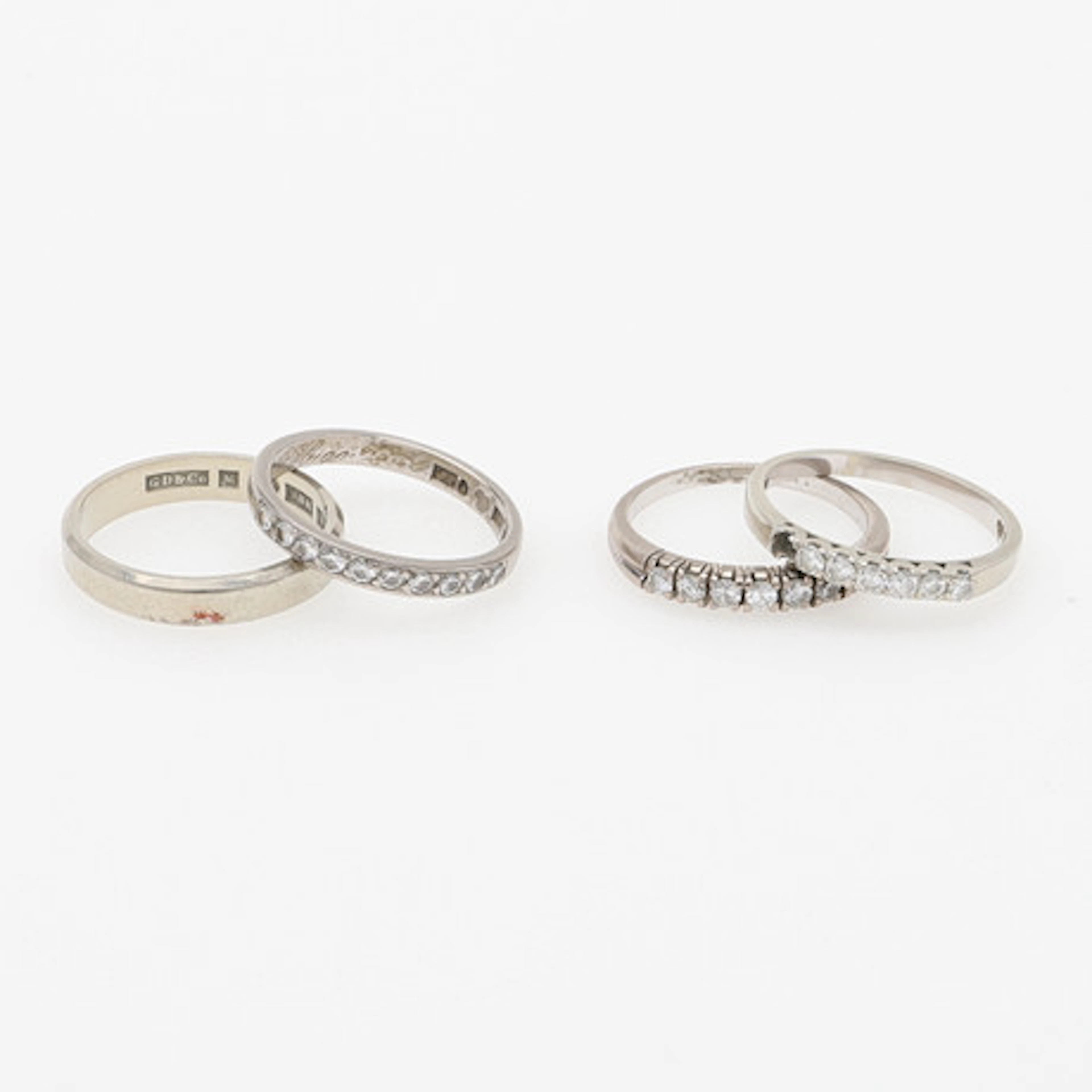 RINGAR, 4 ST, 18 k vitt guld, 3 st med små…