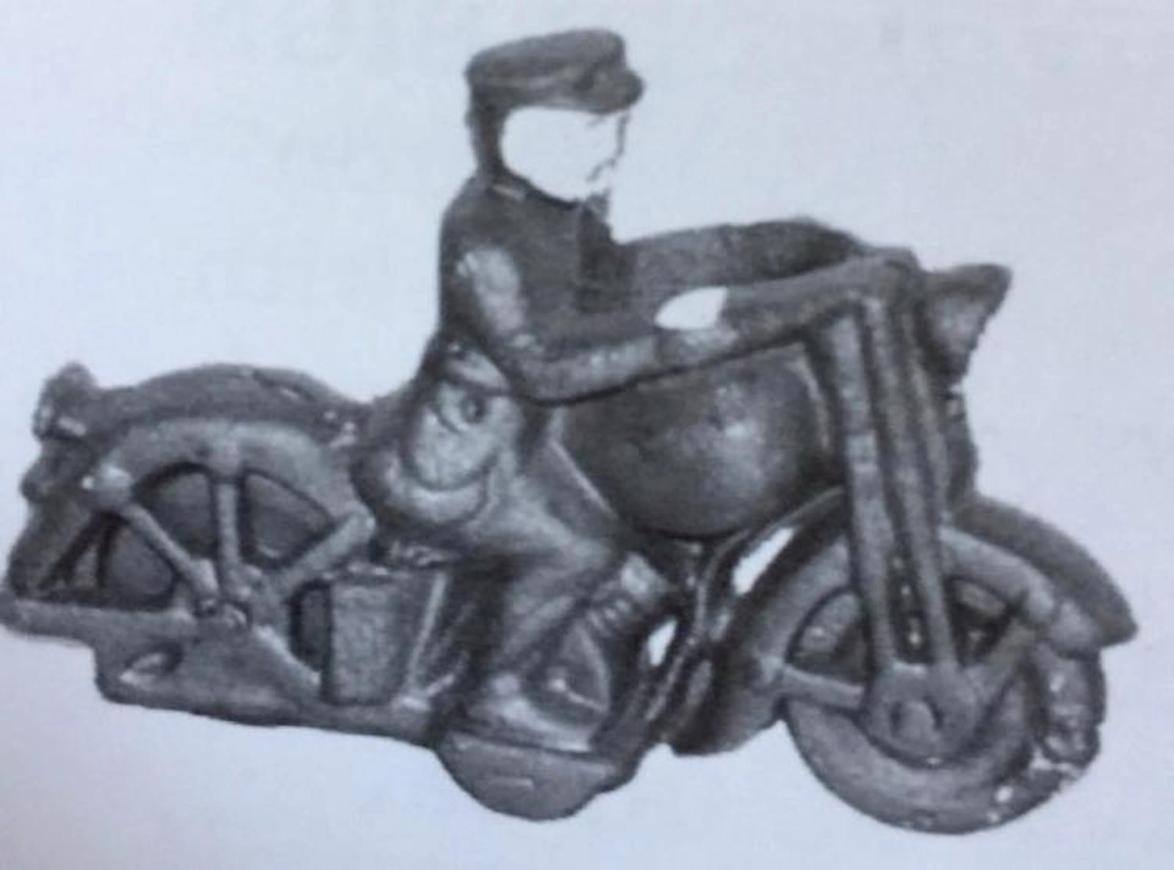 CAST IRON MOTORCYCLE W/ POLICEMAN TOY