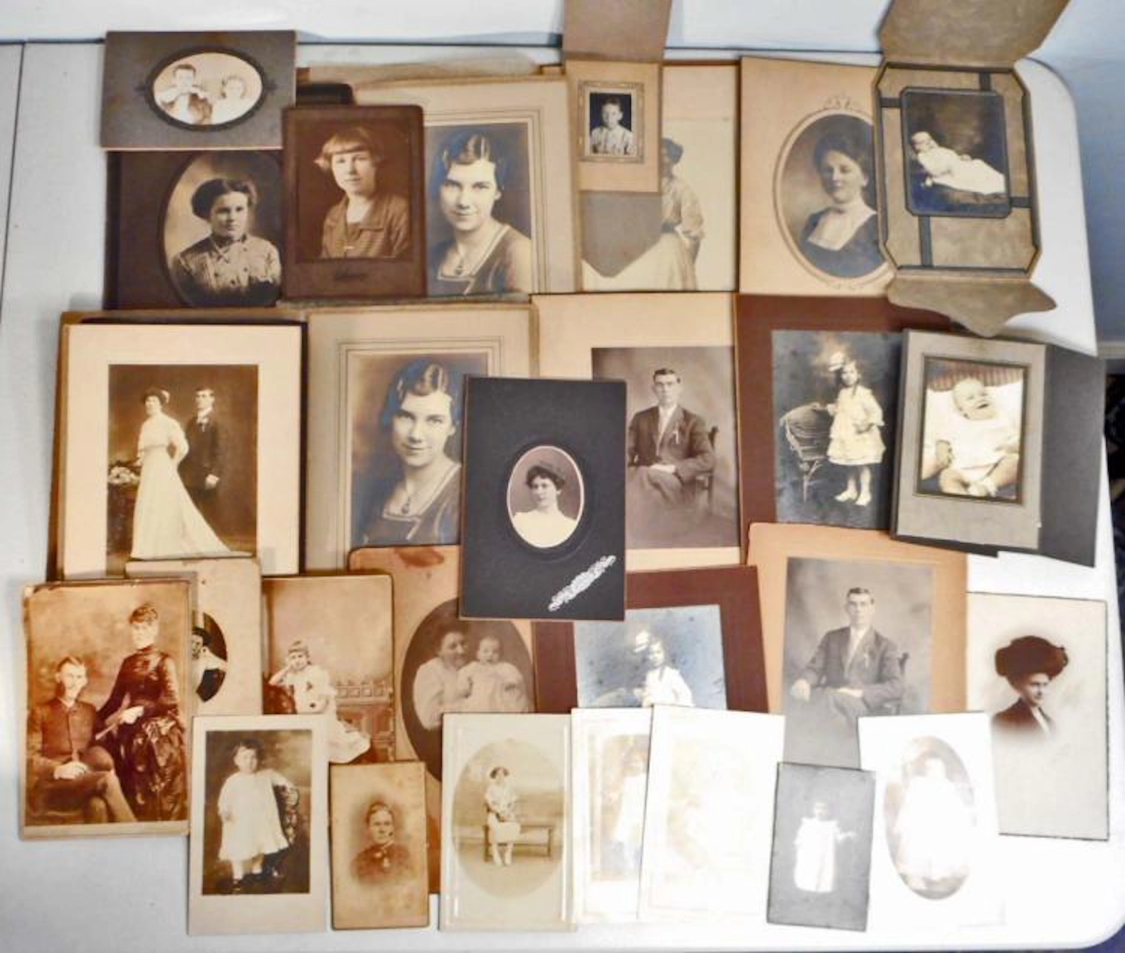 LARGE LOT OF VINTAGE CABNET CARD PHOTOS