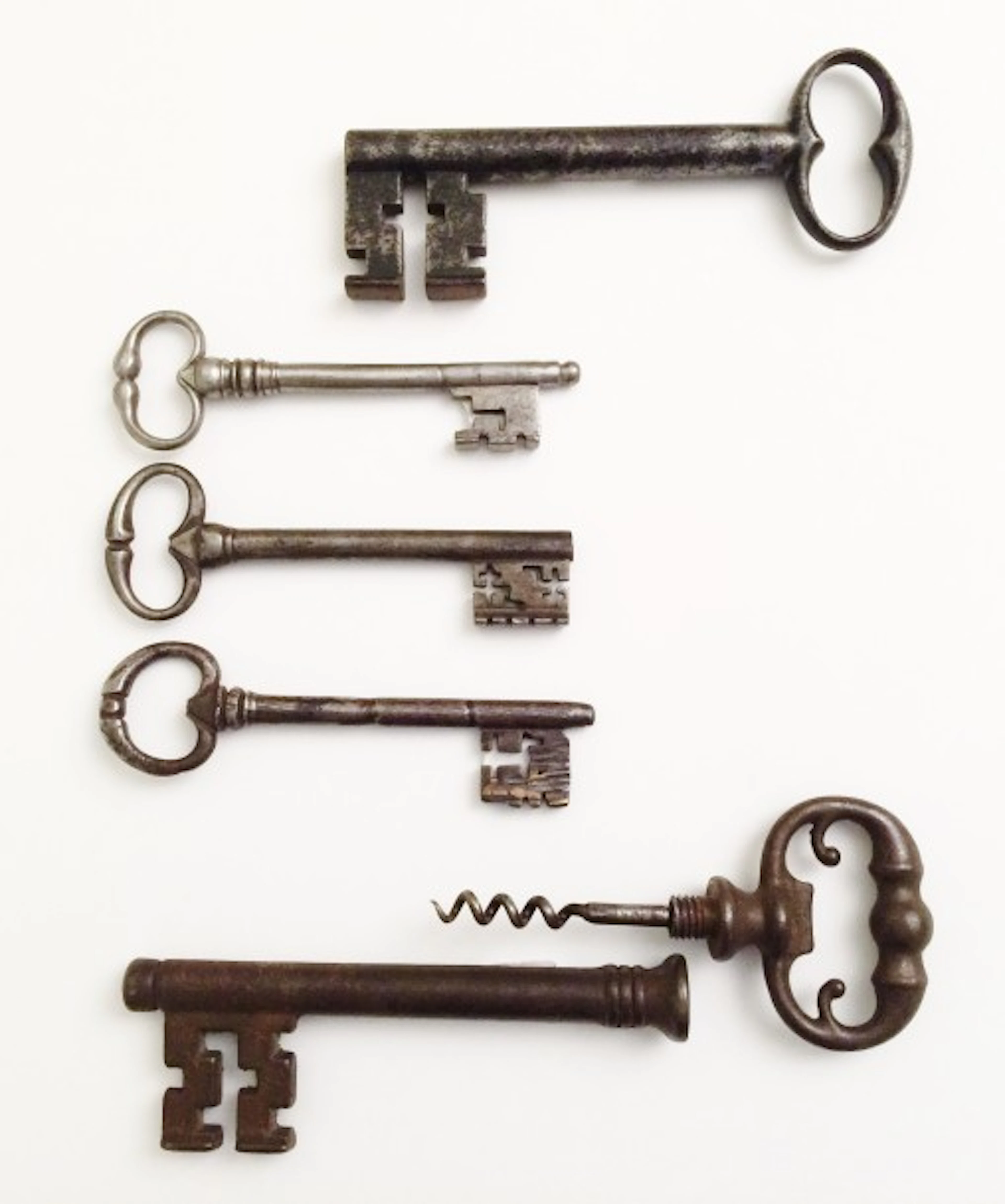 Ensemble de quatre clefs en fer forgé XVIIIème siècleL : 13 à 20