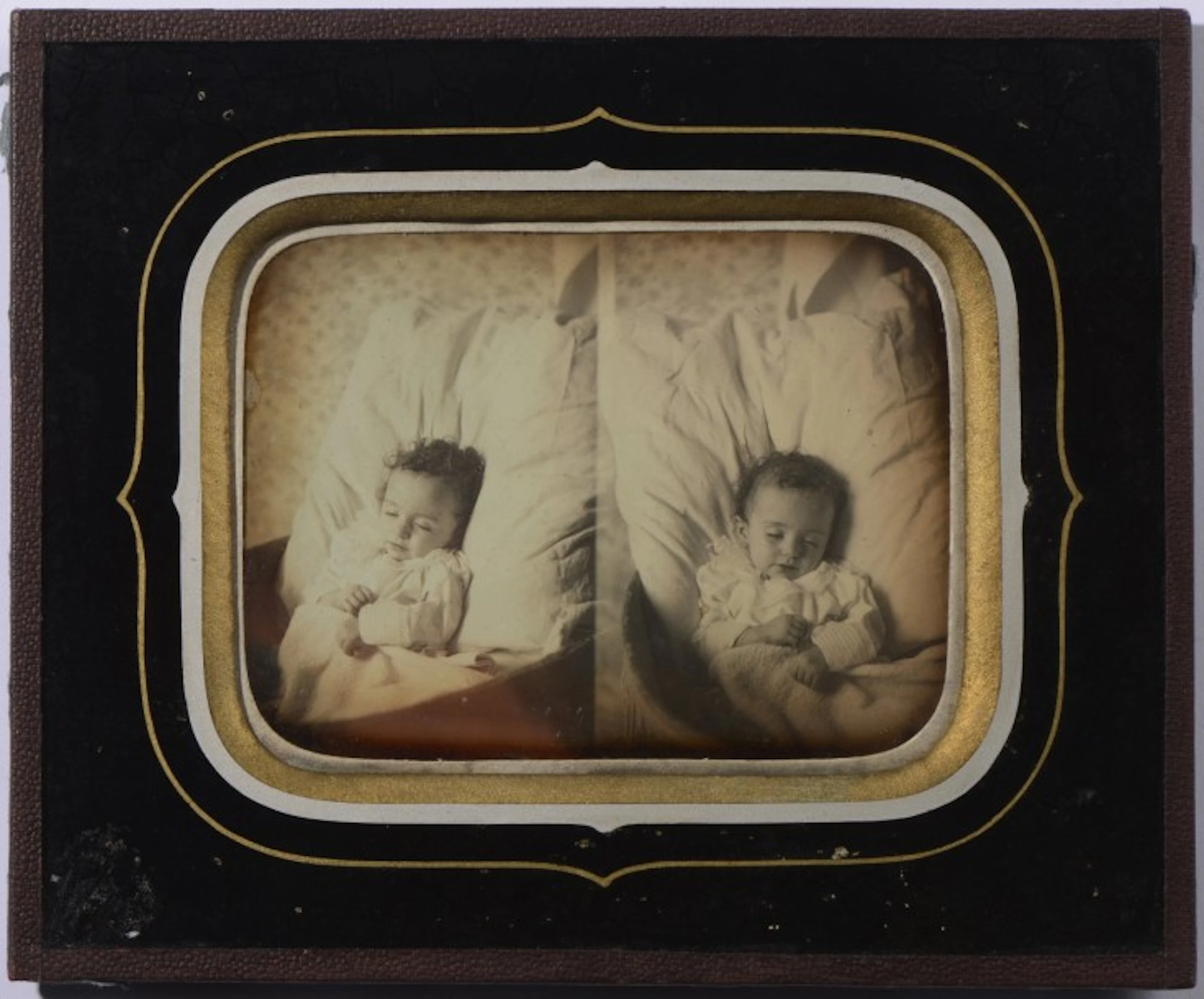 Gaspard BERTHAULT (actif 1850 - 1870) Enfant dans son berceau