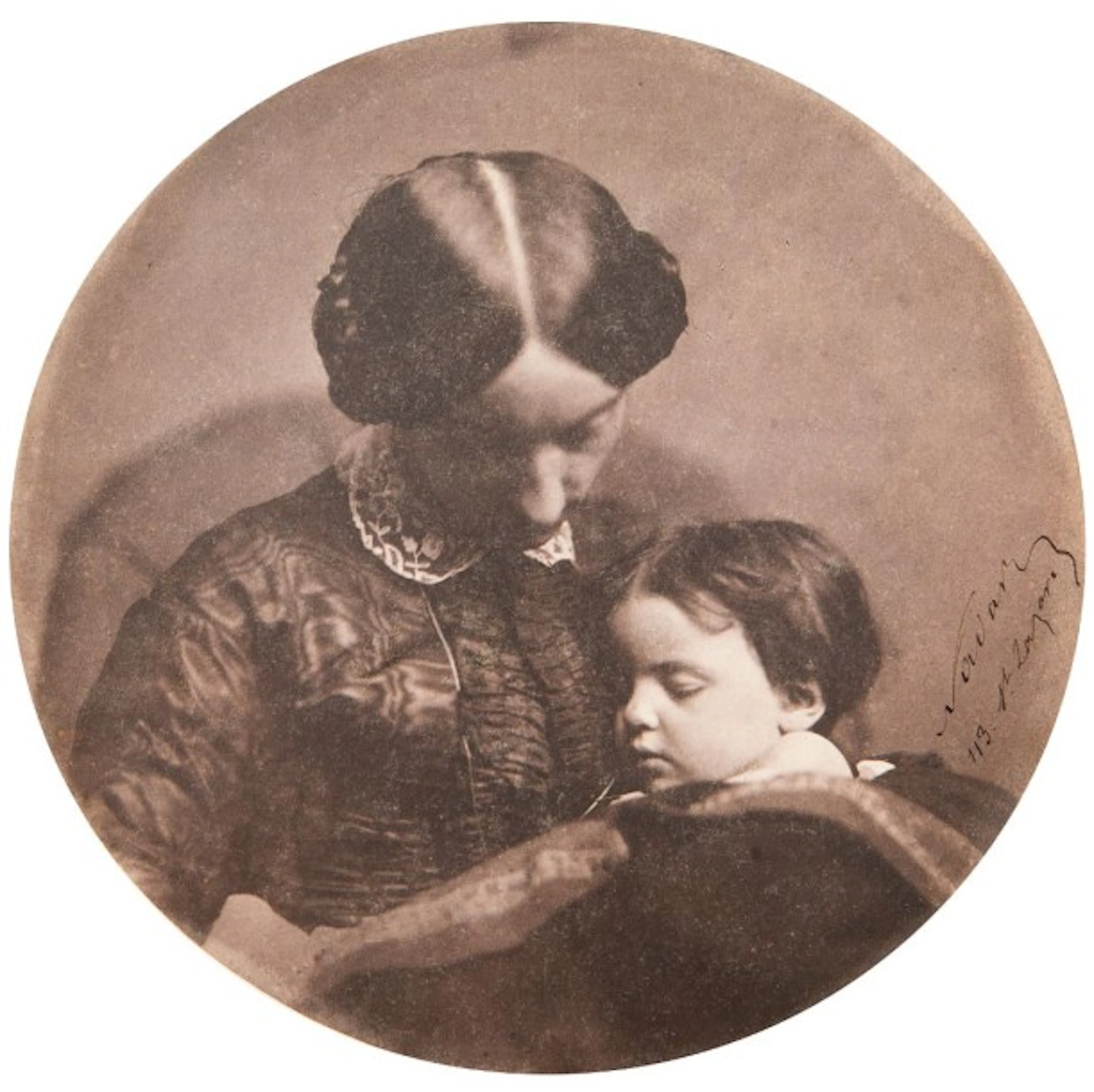 Félix NADAR (1820-1910) Maternité : Paul Nadar dans les bras Madame