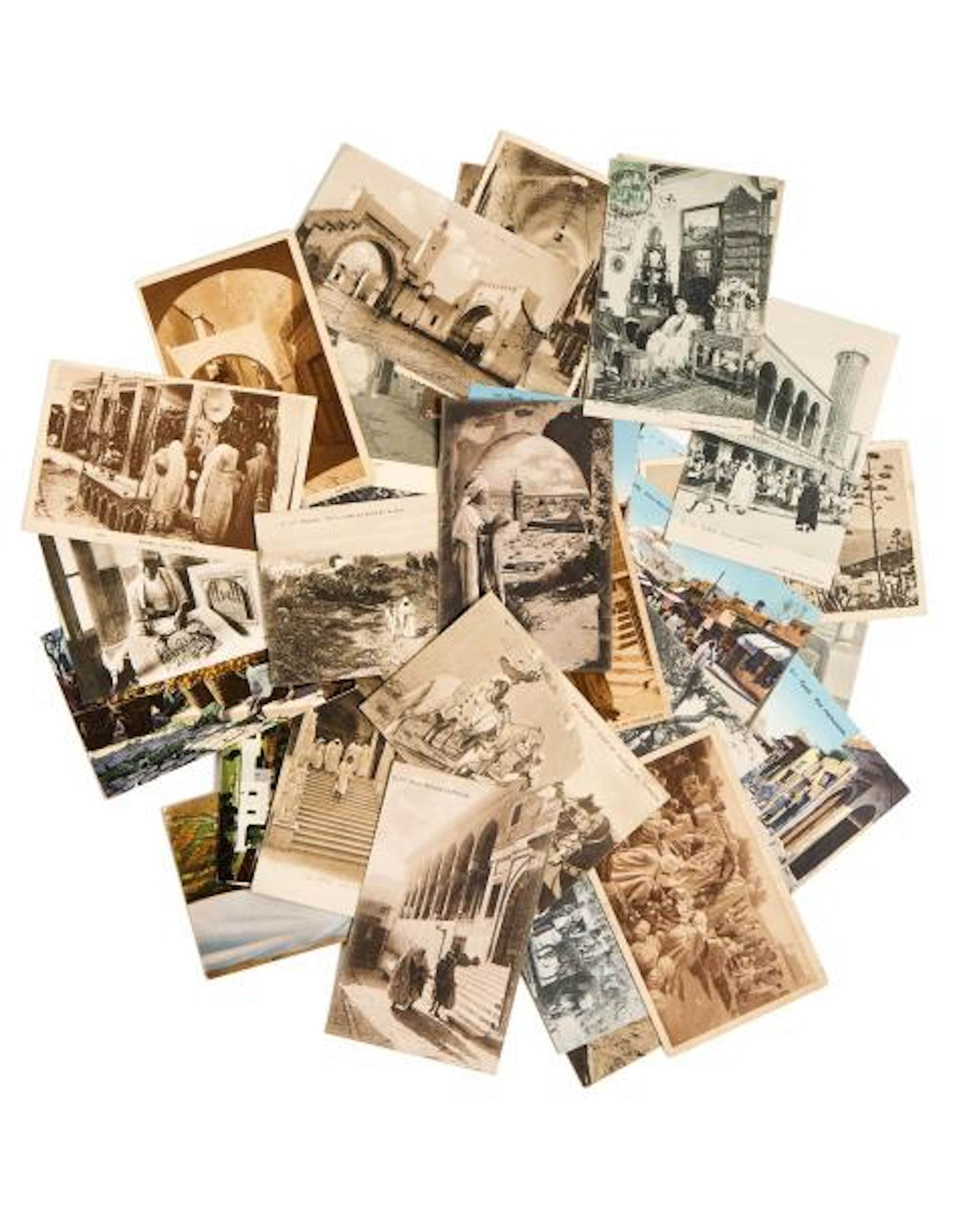 Albums de Cartes postales sur la Tunisie…