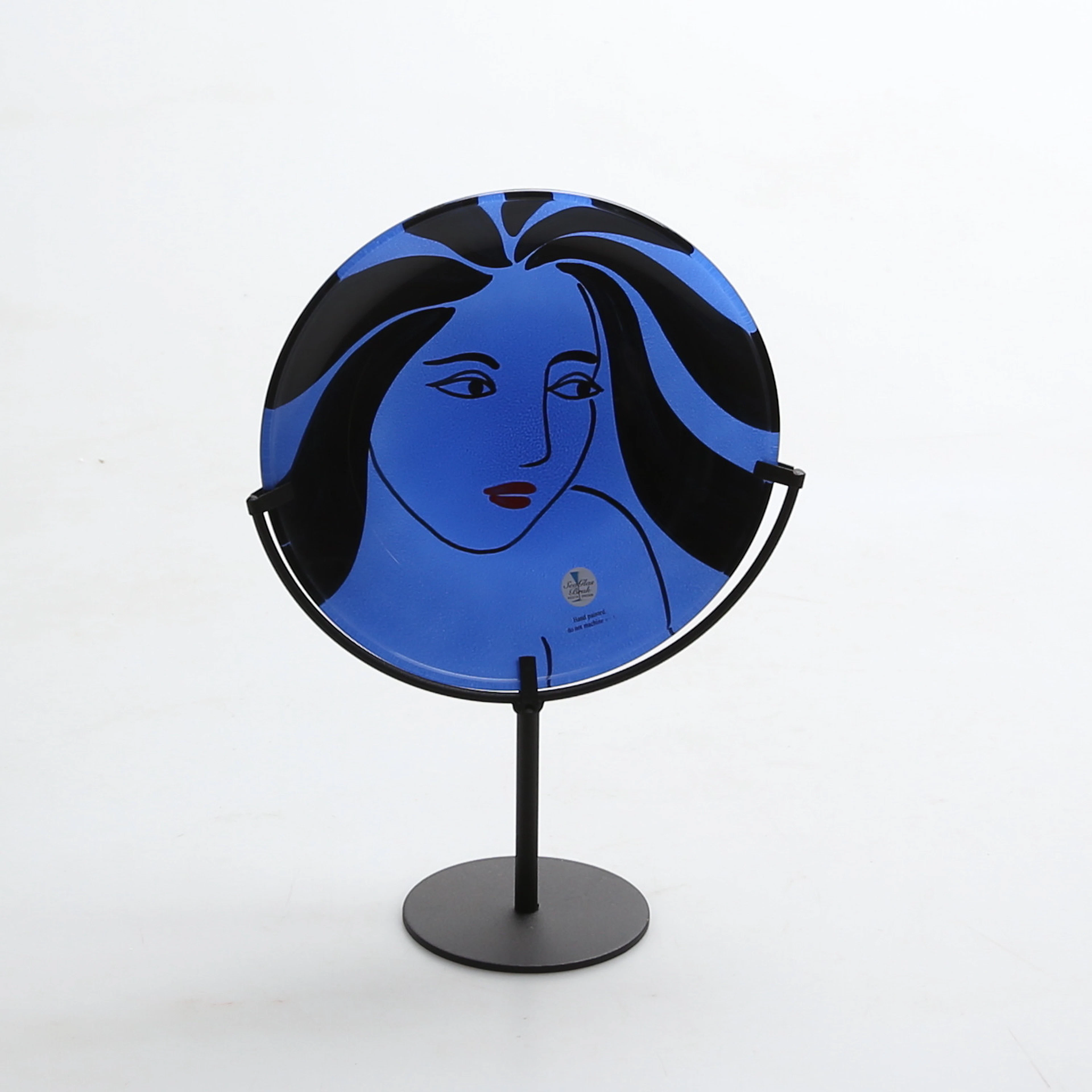 RENATE STOCK. FÖNSTERSKULPTUR, glas/järn, fat i ställning, SEA, signerad, 1900-tal.