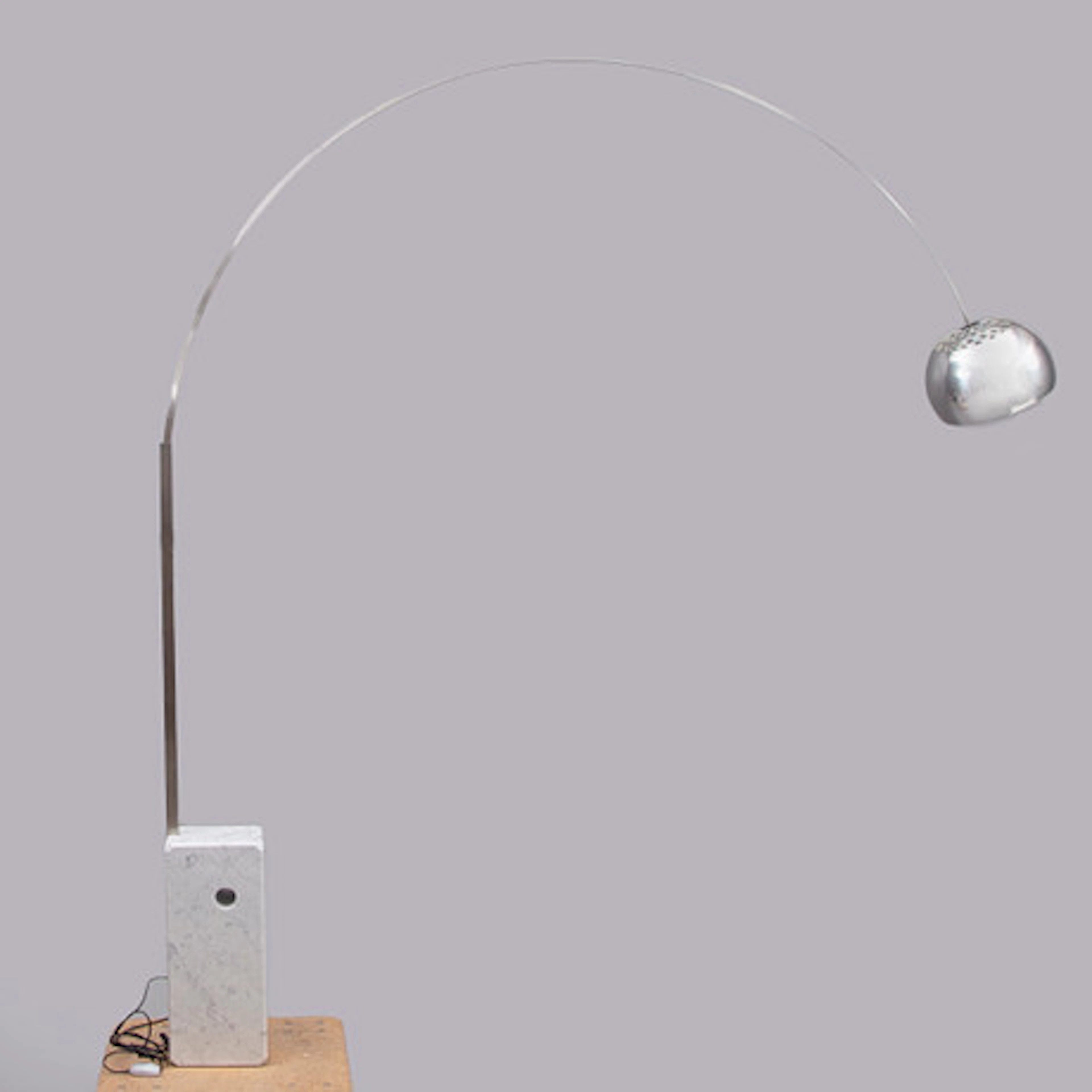 GOLVLAMPA, på marmorfot, Flos Arco, modern.