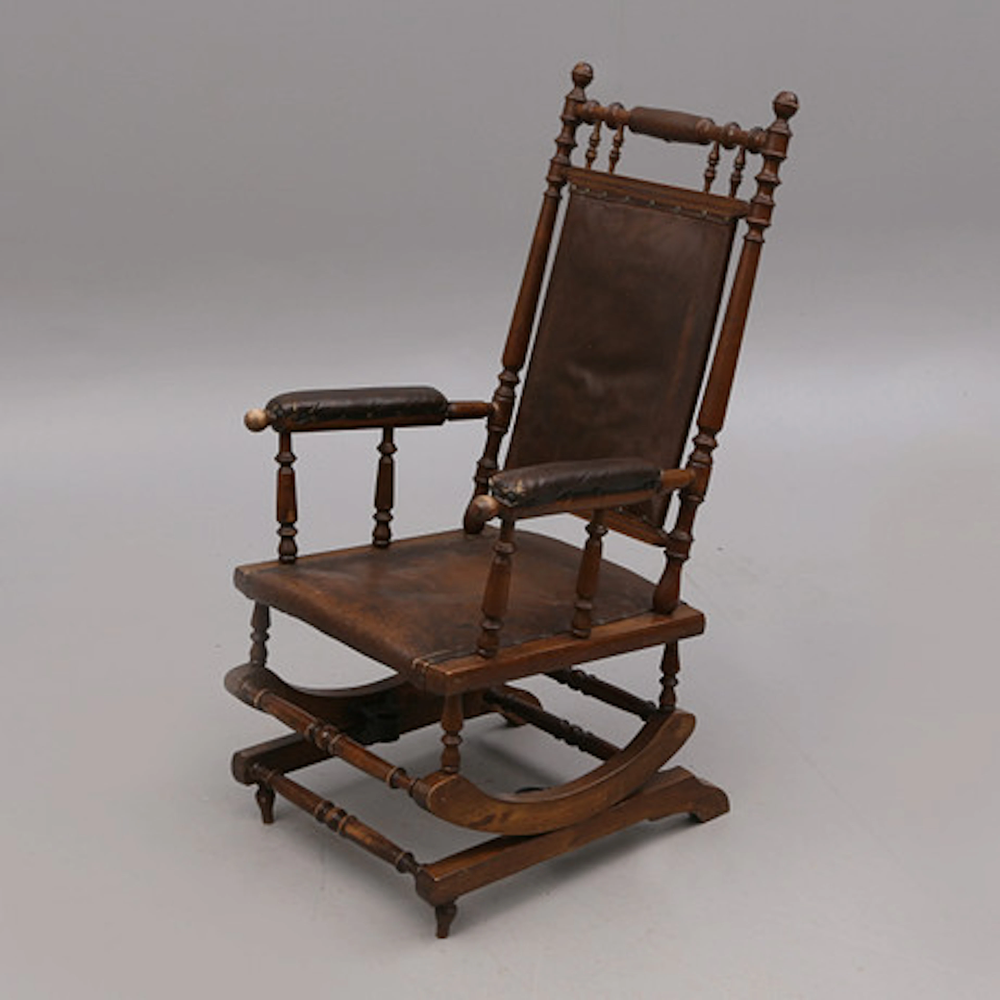 GUNGSTOL, så kallad, amerikansk typ, 1900-…