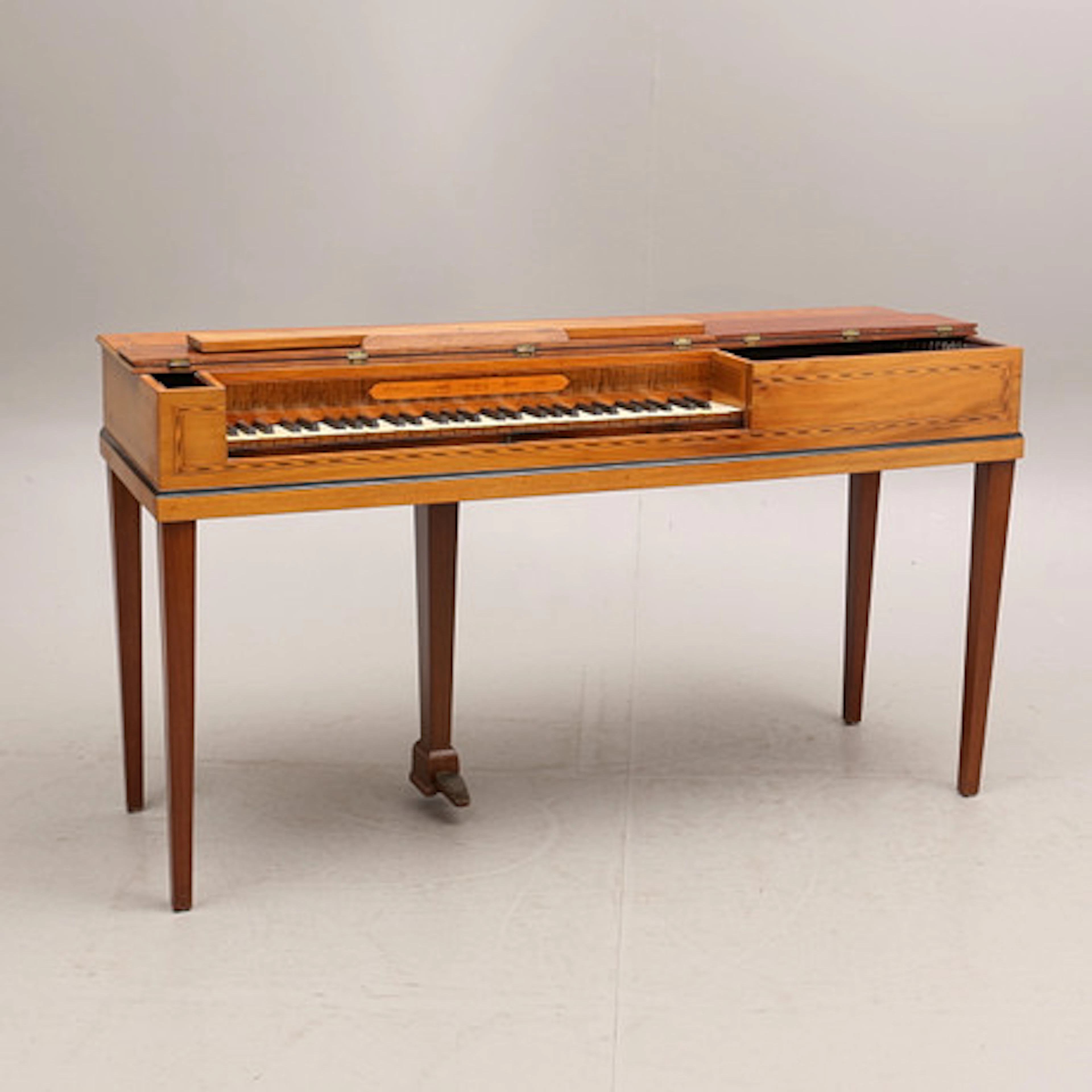 KLAVIKORD, klaviaturinstrument. 1800-talet…