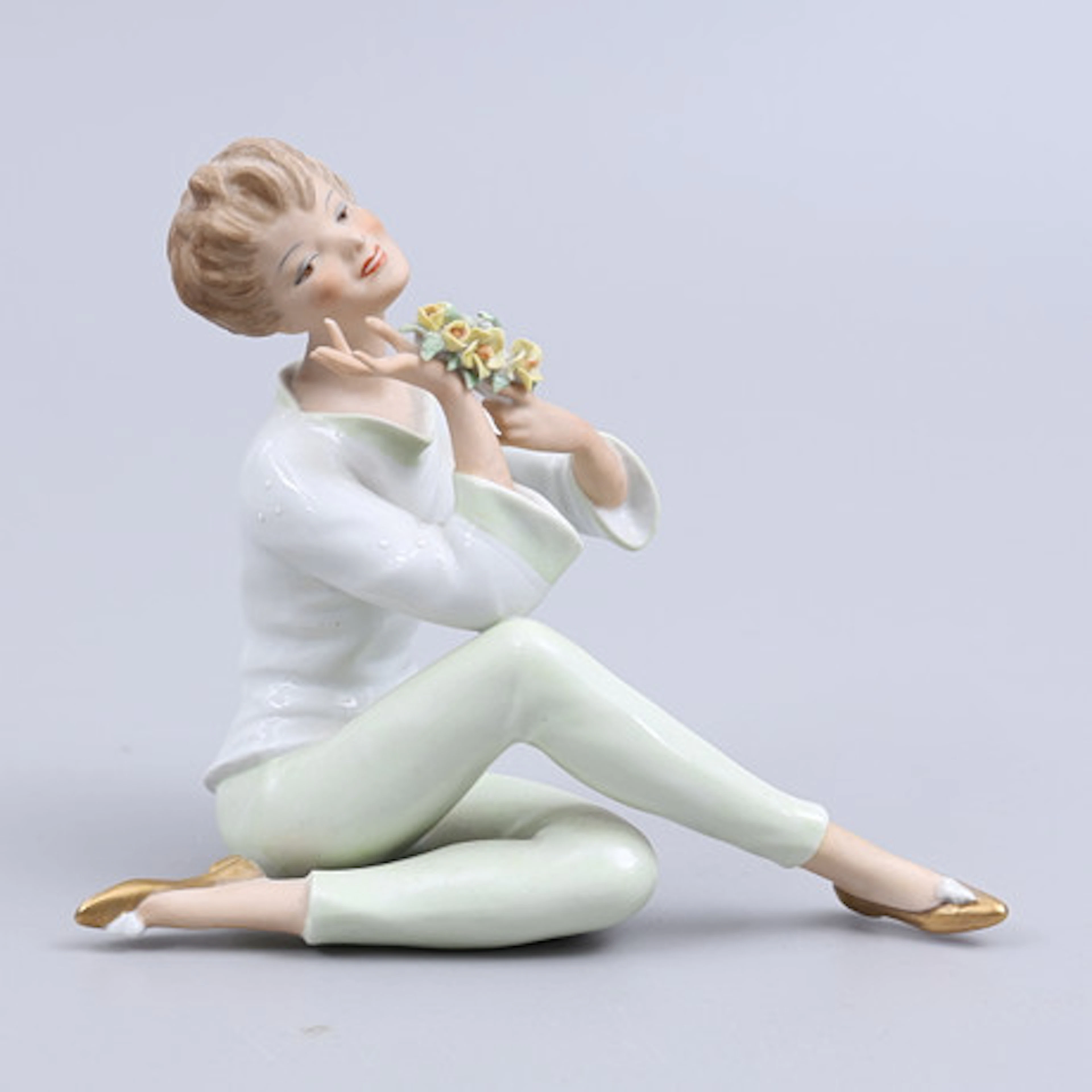 FIGURIN, porslin, kvinna med blommor, Wall…