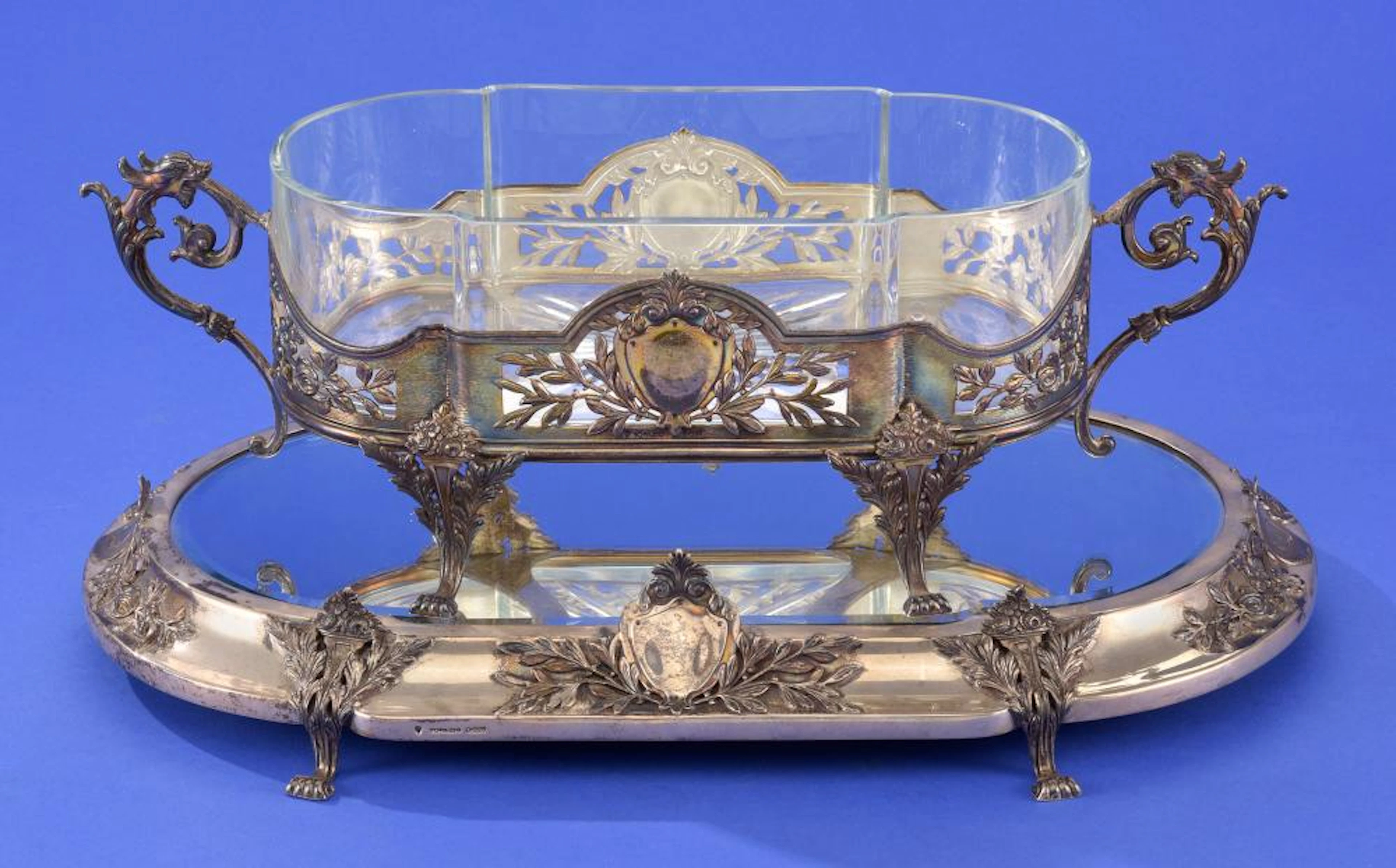 Surtout de table und passige Schale mit Glaseinsatz von Topazio