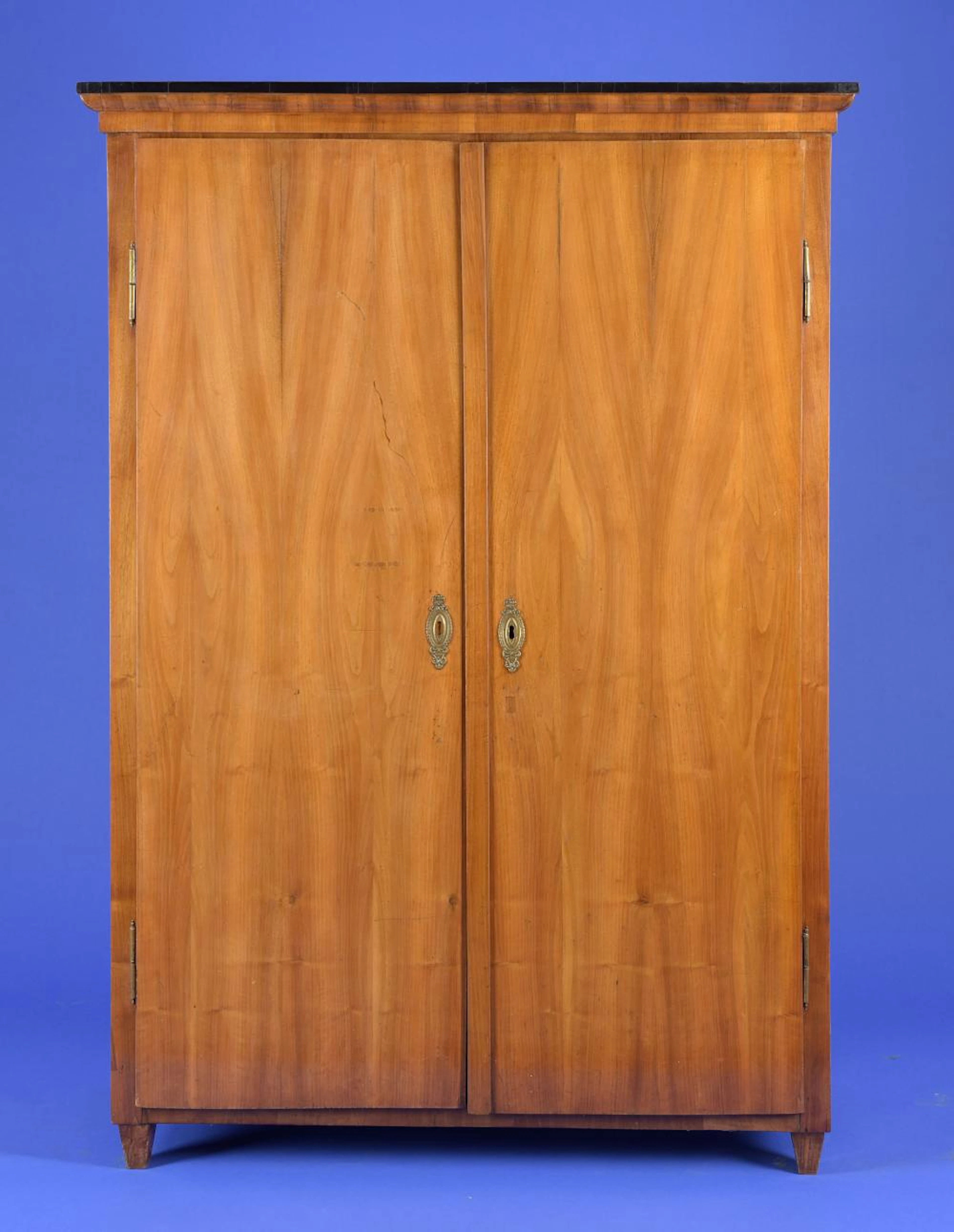 Biedermeier-Kleiderschrank