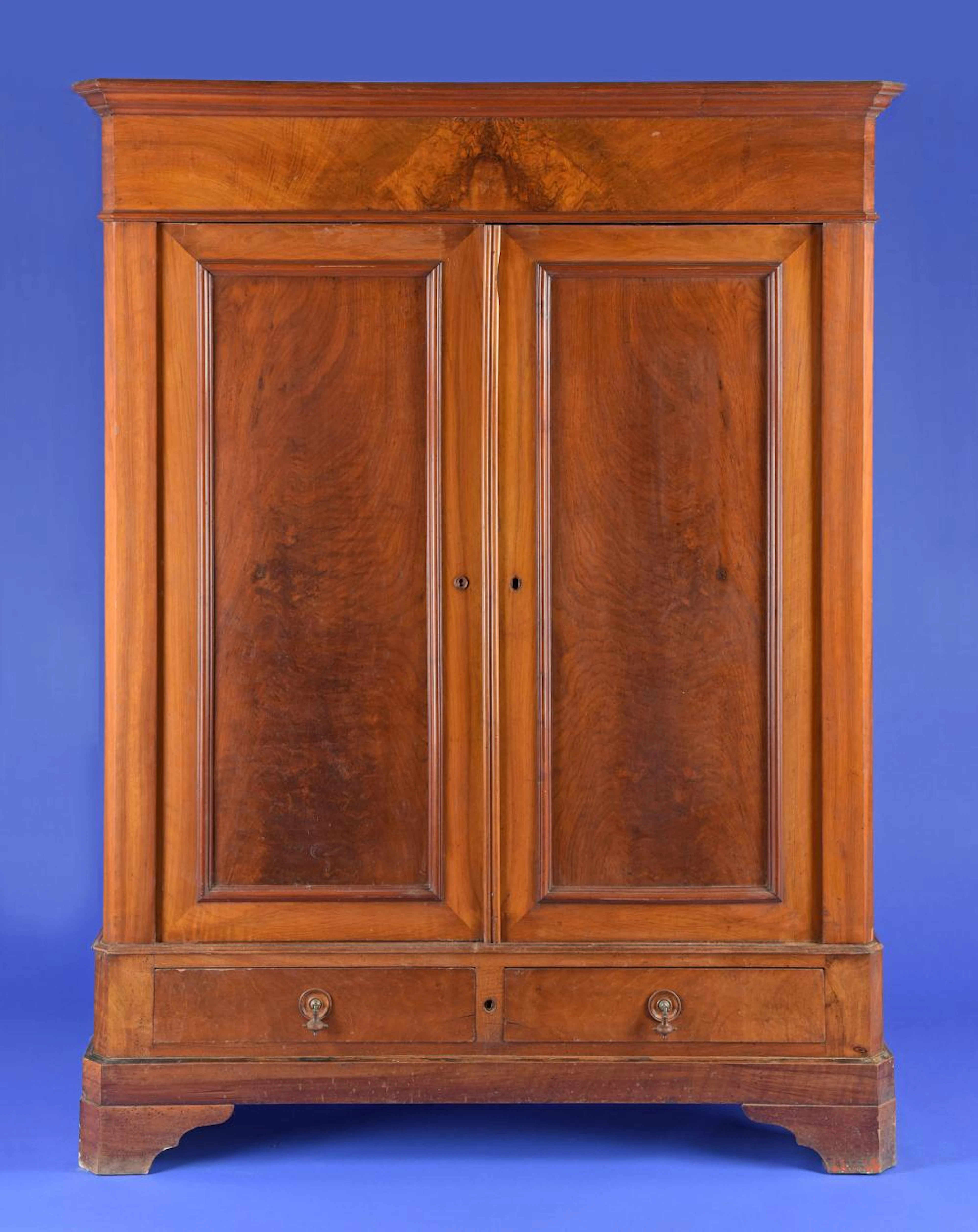 Zweitüriger Kleiderschrank