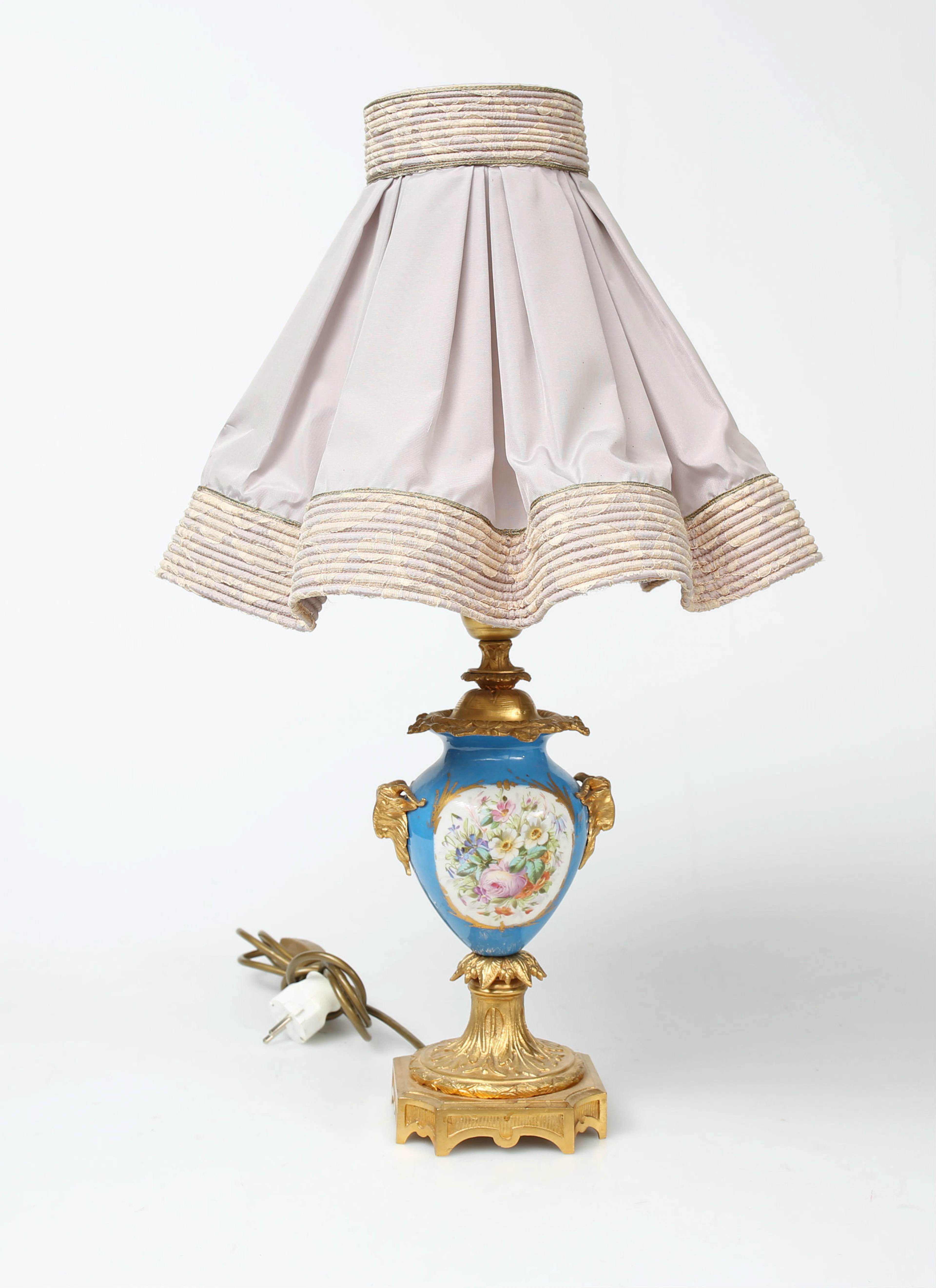 BORDSLAMPA, porslin och brännförgyllning, 1900-talets första hälft.