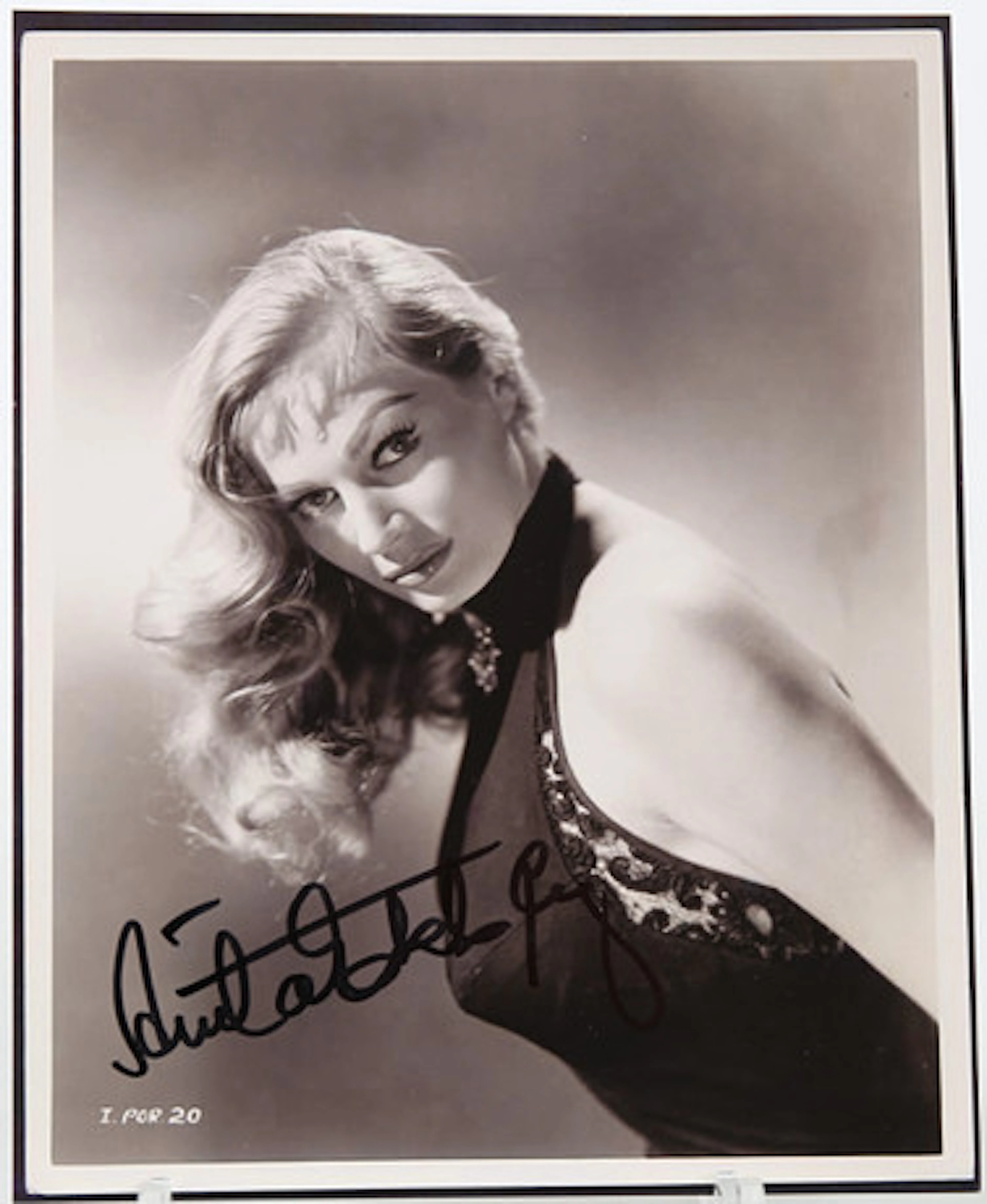ANITA EKBERG. Autograf på foto, svensk skå…