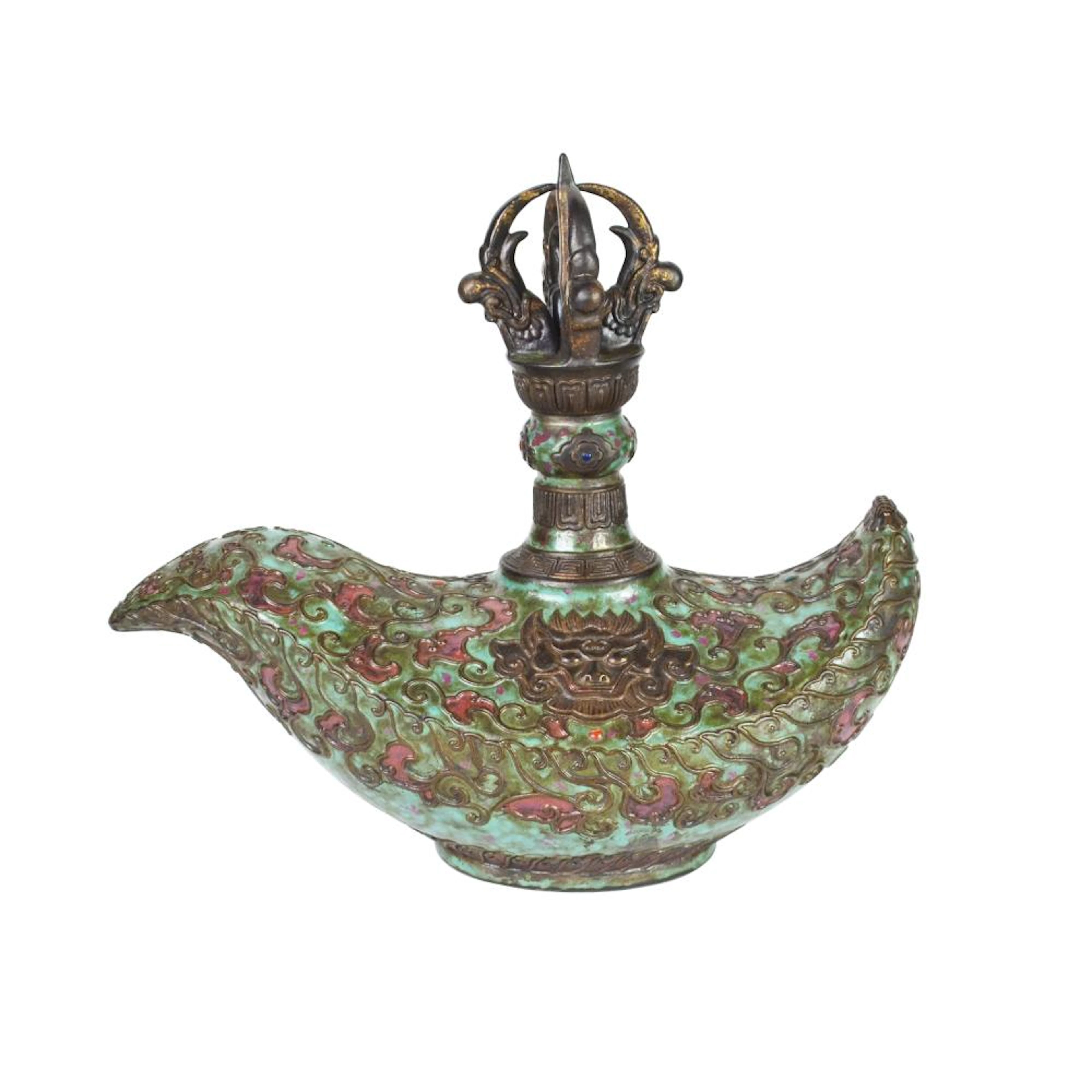 Qing Dynasty, Qianlong A Turquoise-Glazed Ceramic Kartrika with Vajra 清 藏传佛教瓷胎五股鉞刀金刚杵法器