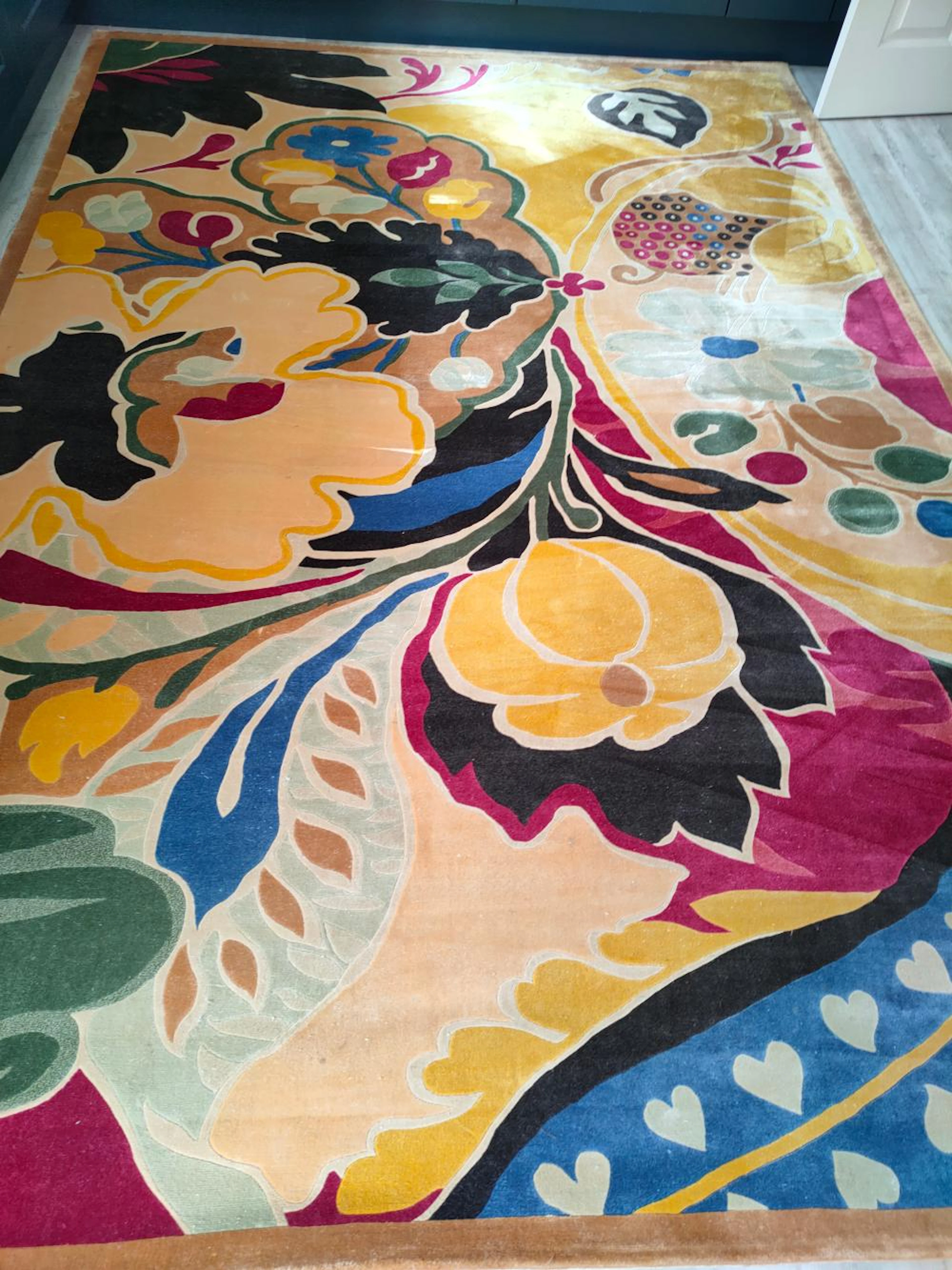 A modern Chinese hand woven Arts & Crafts style rug