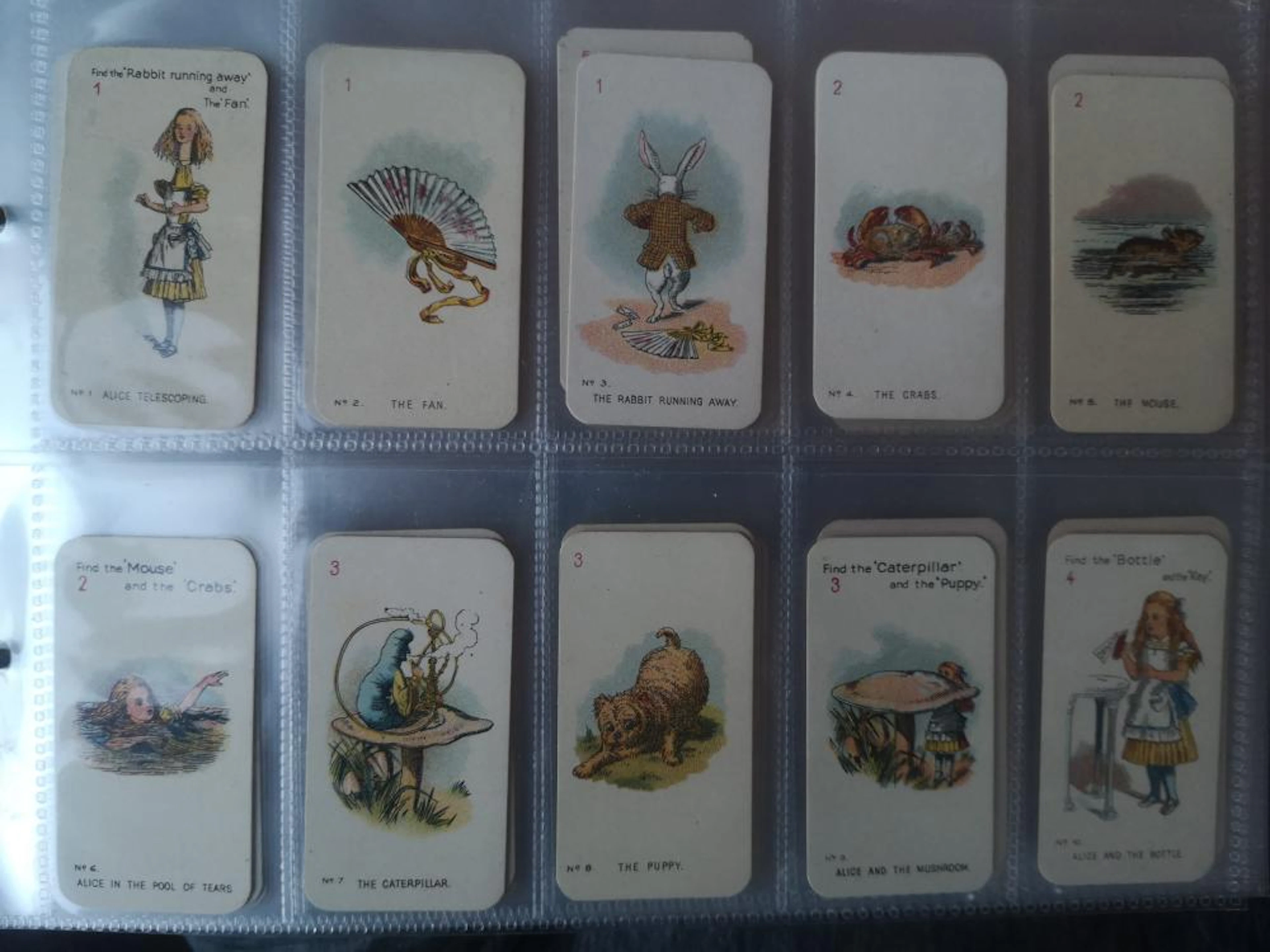 A collection of approximately 1,100 cigarette cards...