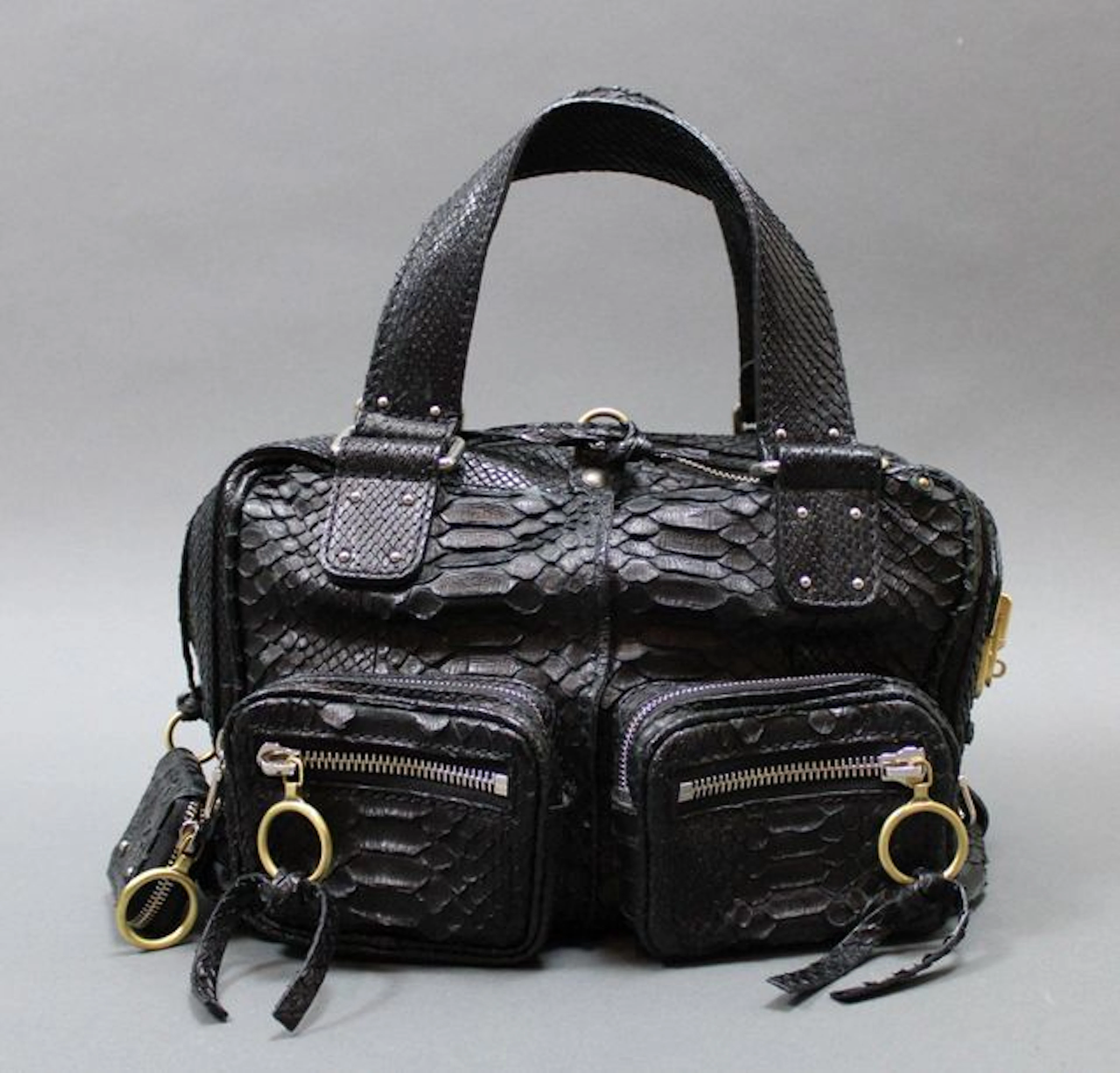 CHLOE Sac « Silverado » en python noir (manque... - Lot 76 - Eric Caudron