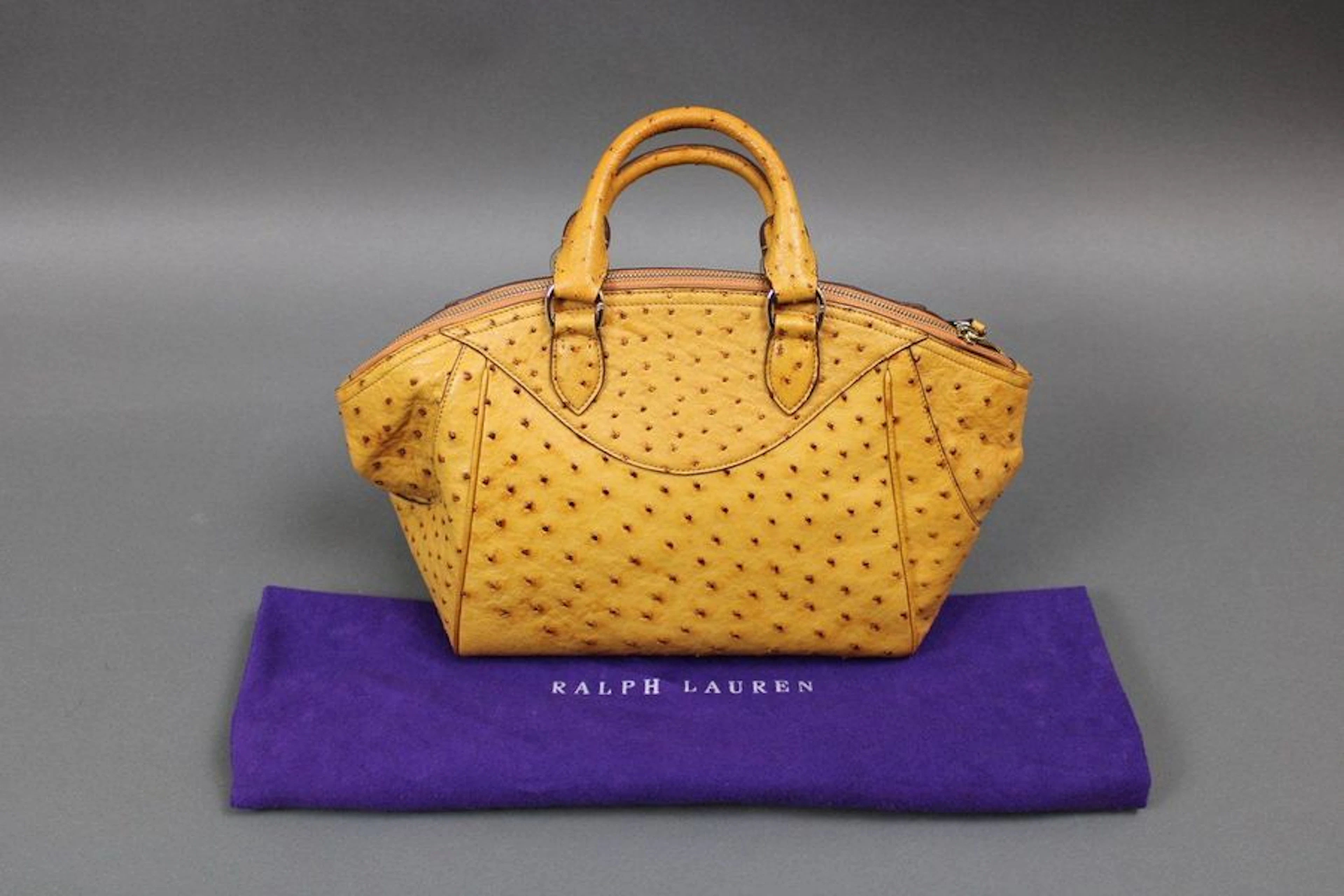 Lot de 6 sacs dont 1 VALENTINO Night en cuir... - Lot 94 - Eric Caudron