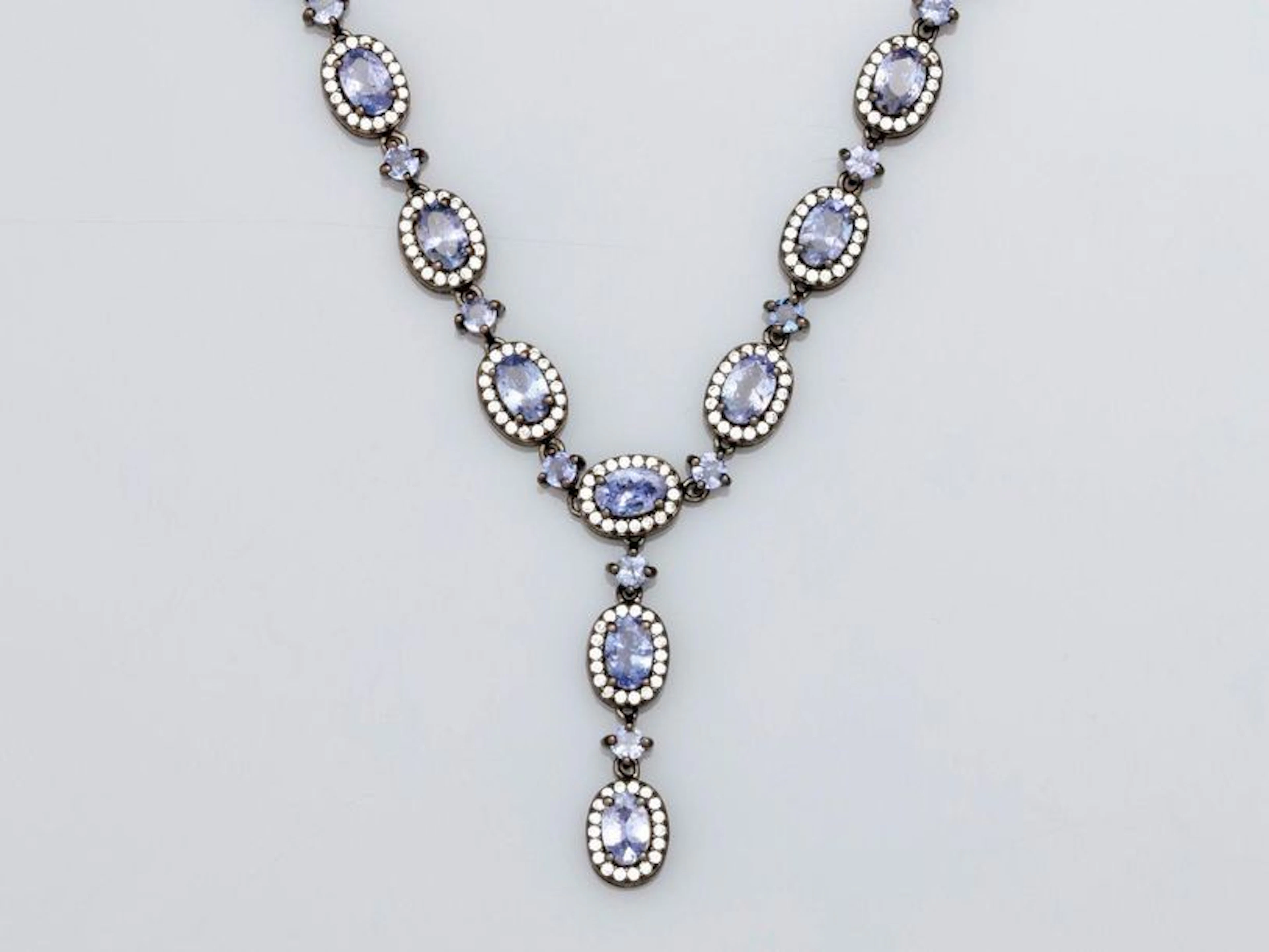 Collier draperie en argent patiné serti de... - Lot 202 - Eric Caudron