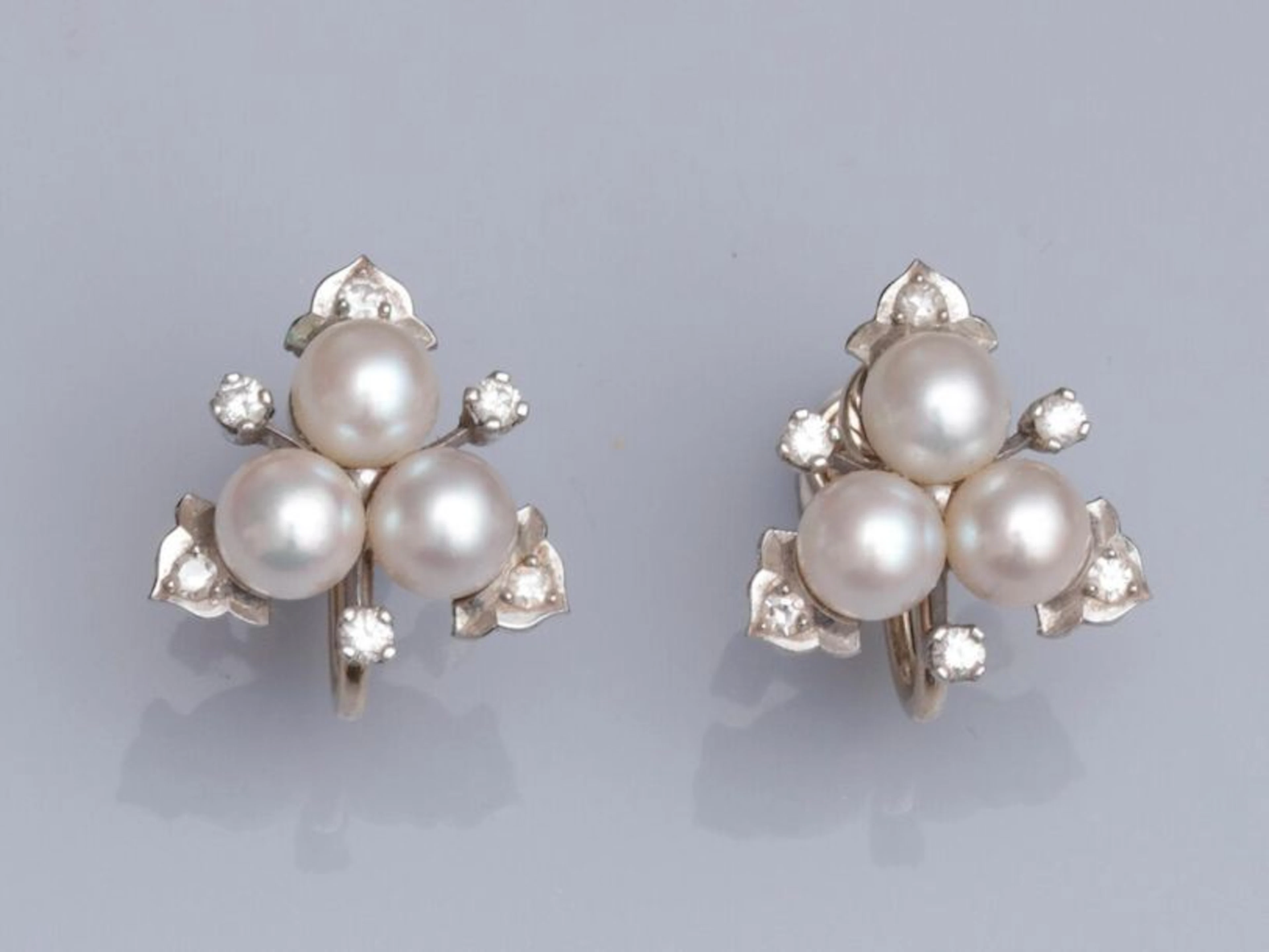 Paire de boucles d'oreilles en or gris 585°/00... - Lot 286 - Eric Caudron