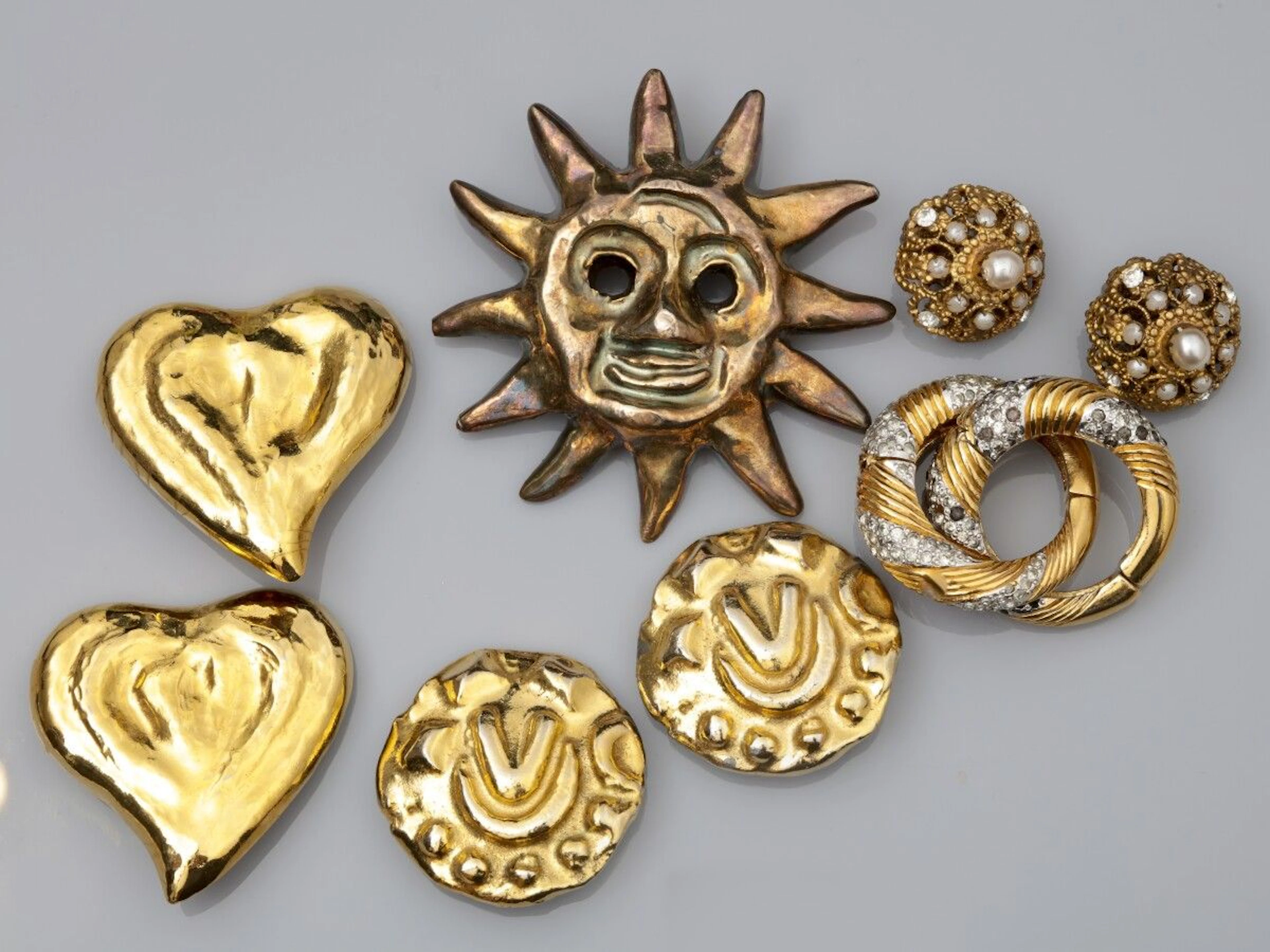 Lot de quatre paires de boucles d'oreilles... - Lot 291 - Eric Caudron
