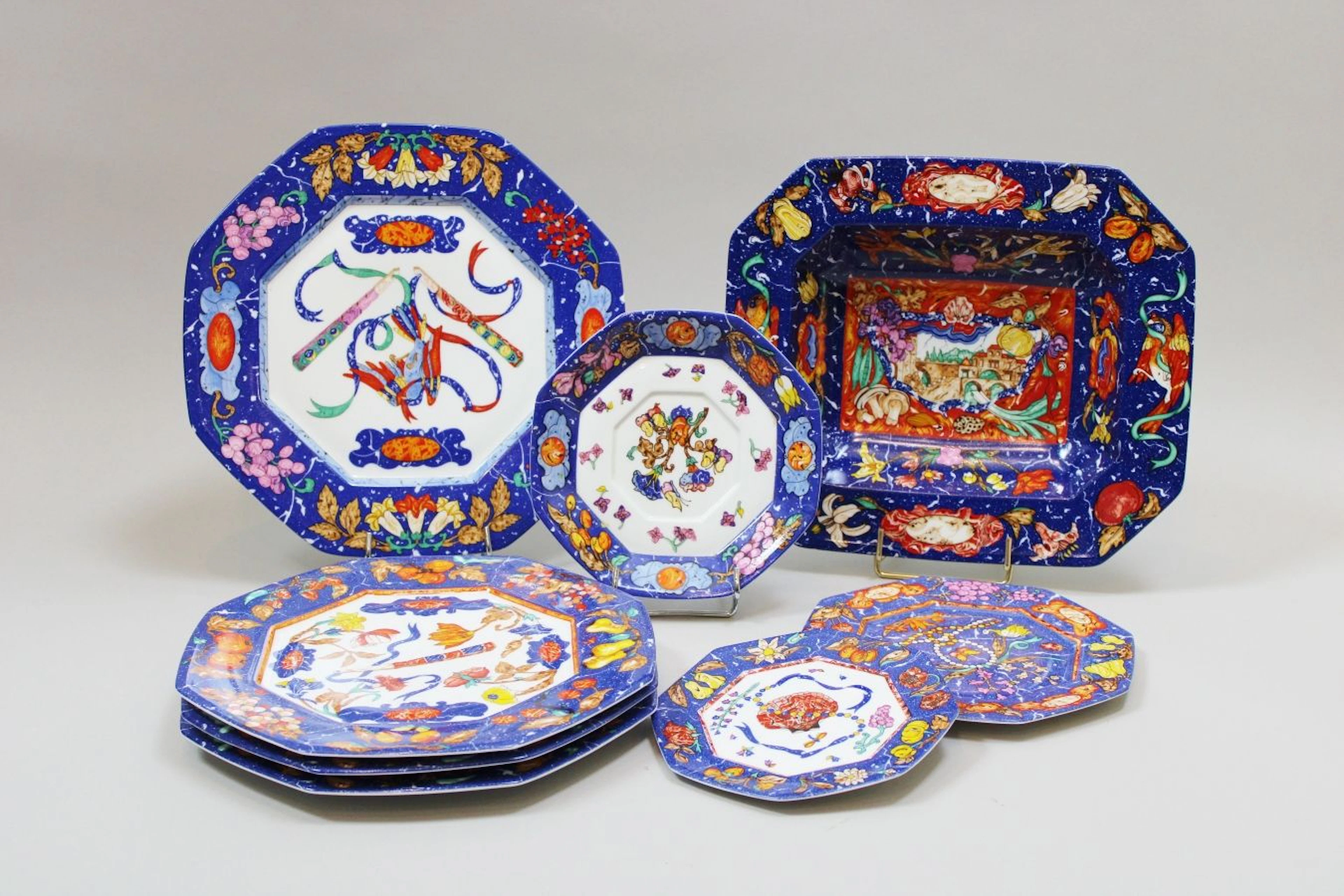 HERMES Lot de 8 pièces en Porcelaine « Marqueterie... - Lot 261 - Eric Caudron