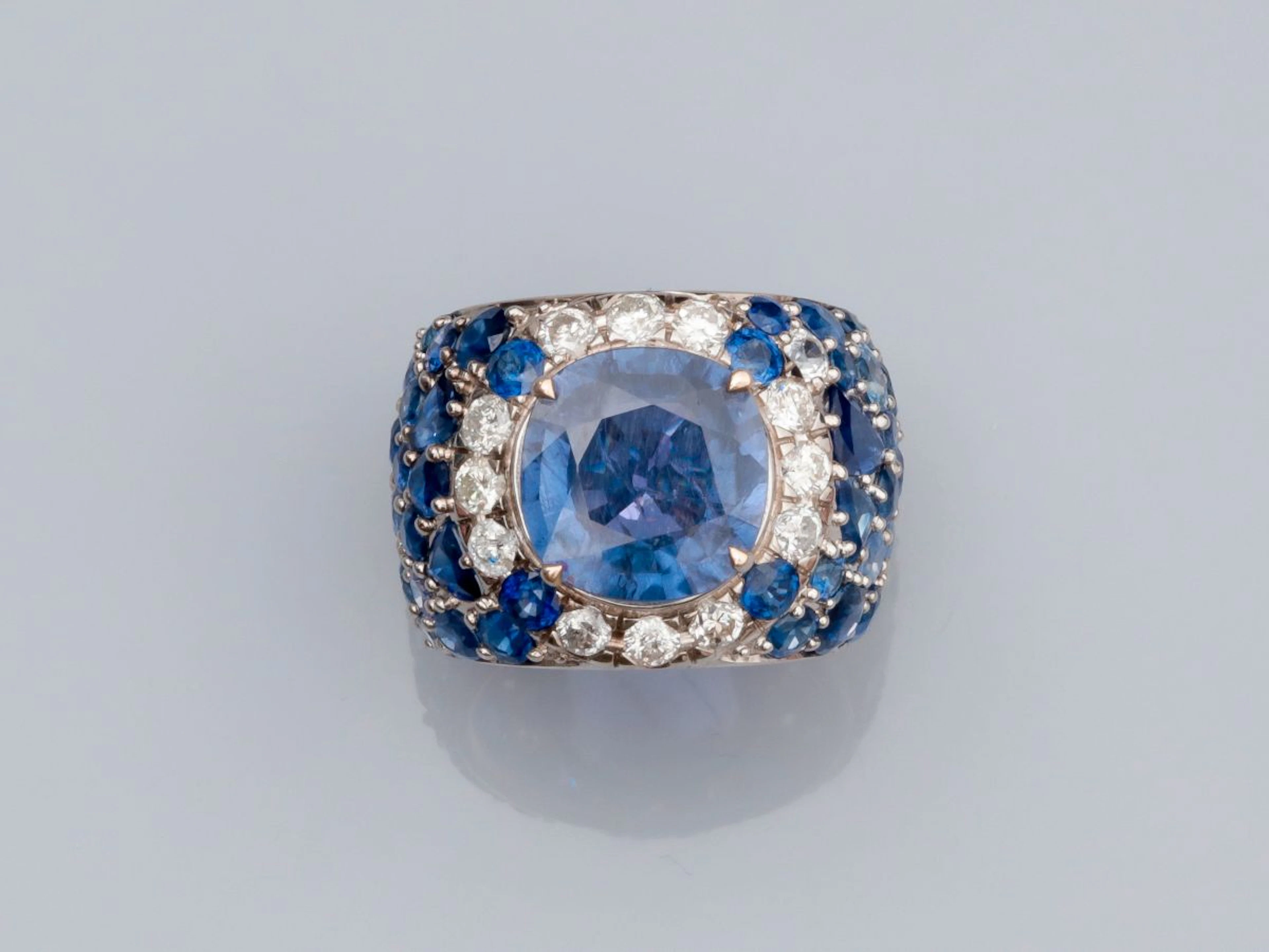 Bague boule en or gris 750°/°° (18K) sertie... - Lot 110 - Eric Caudron