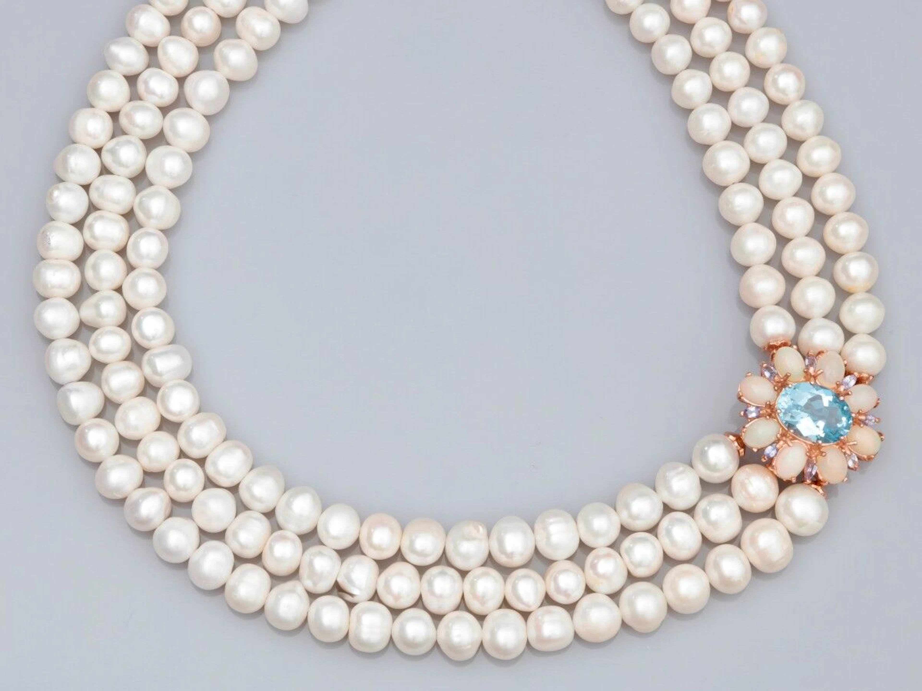Collier formé de trois rangs de perles de... - Lot 175 - Eric Caudron