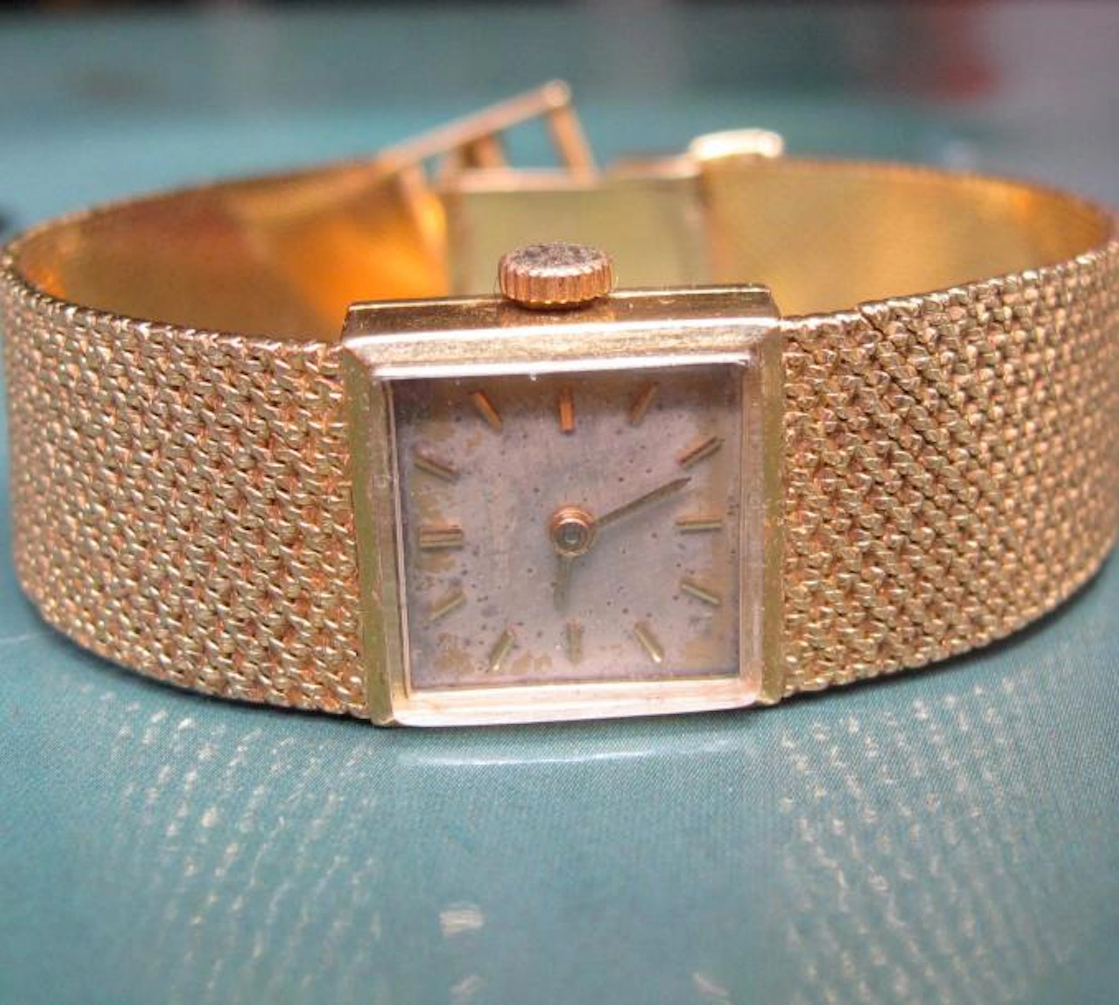 Montre de dame CERTINA en or jaune 750°/00
