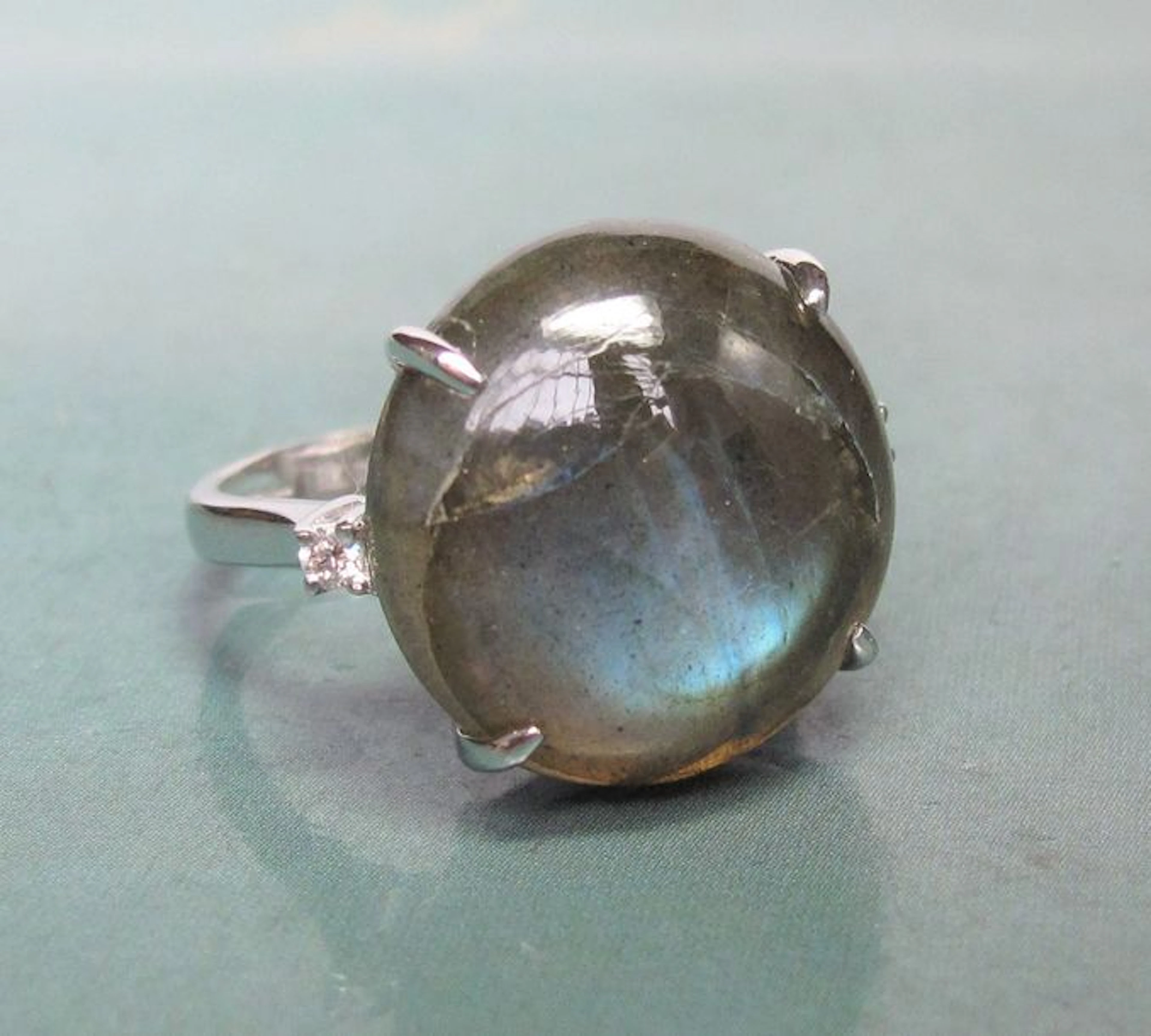 Bague en or gris 750°/00