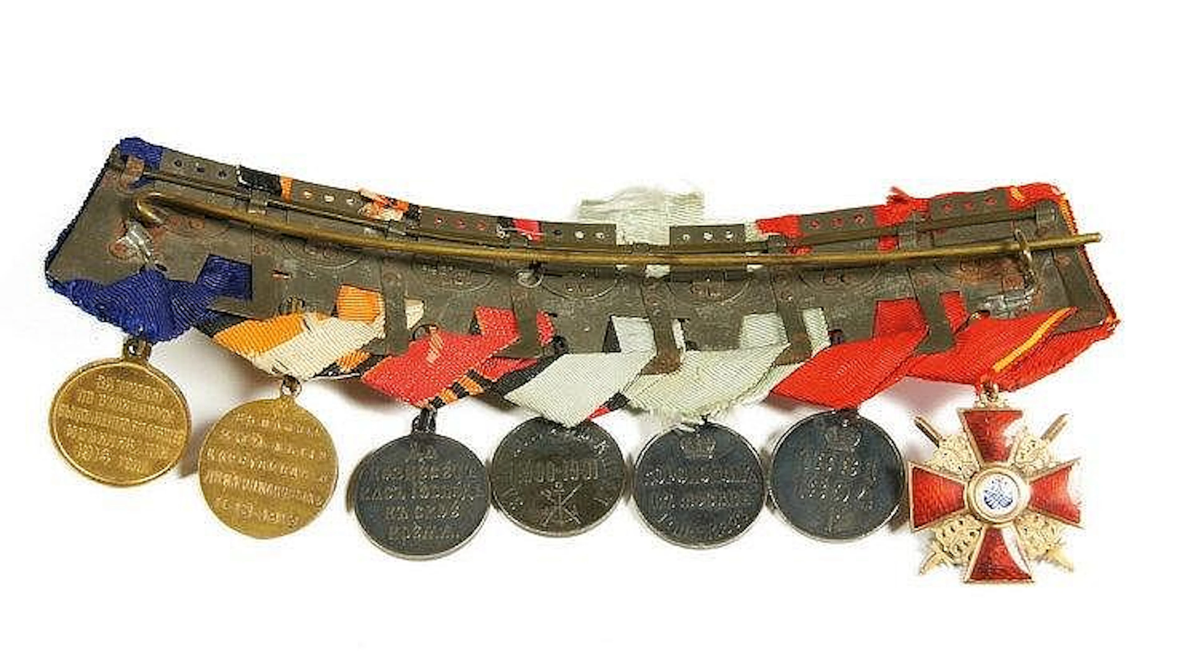 BARRETTE MILITAIRE RUSSE Comportant: